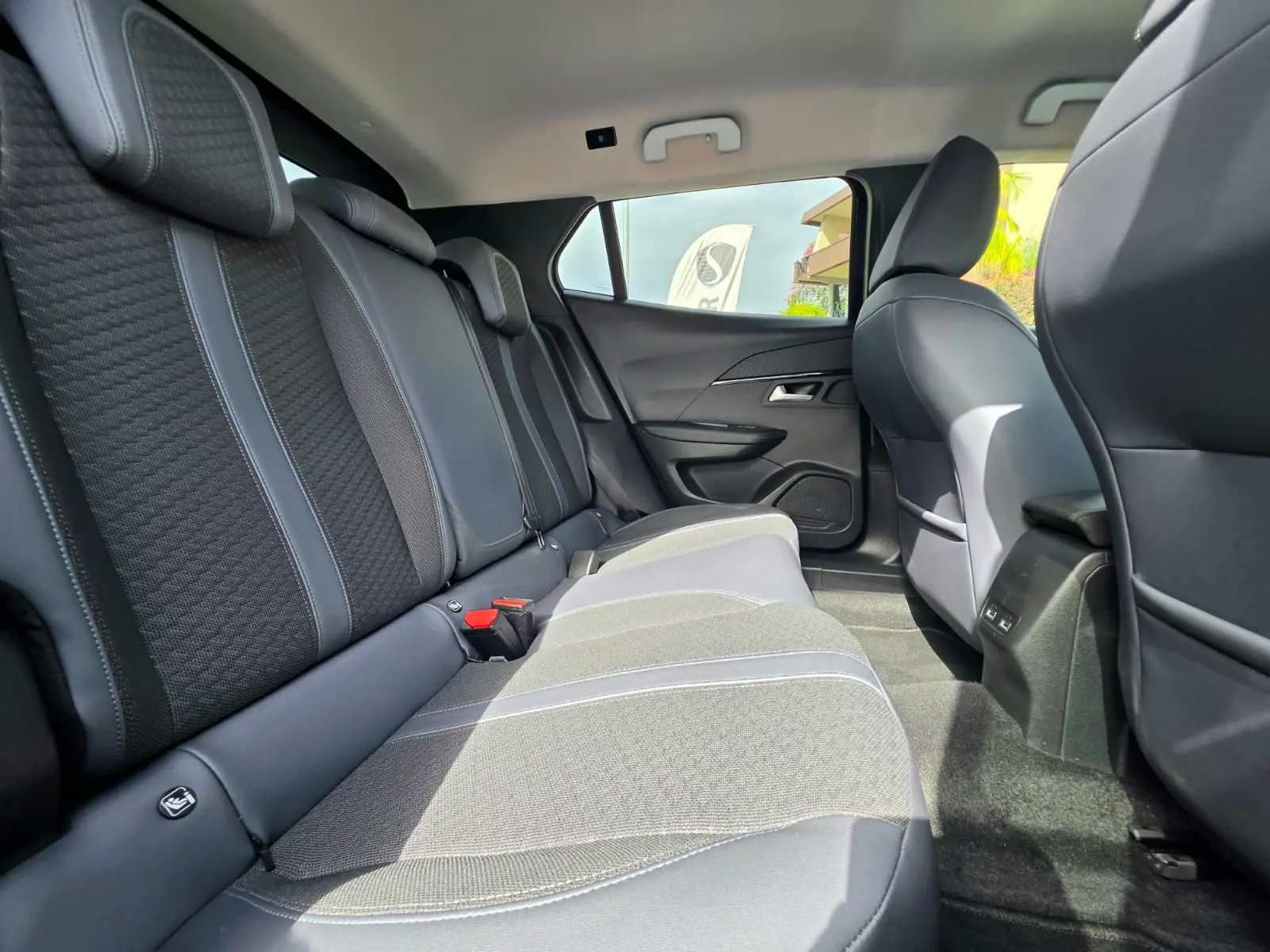 Peugeot 2008 1.2 PureTech GT Line 13