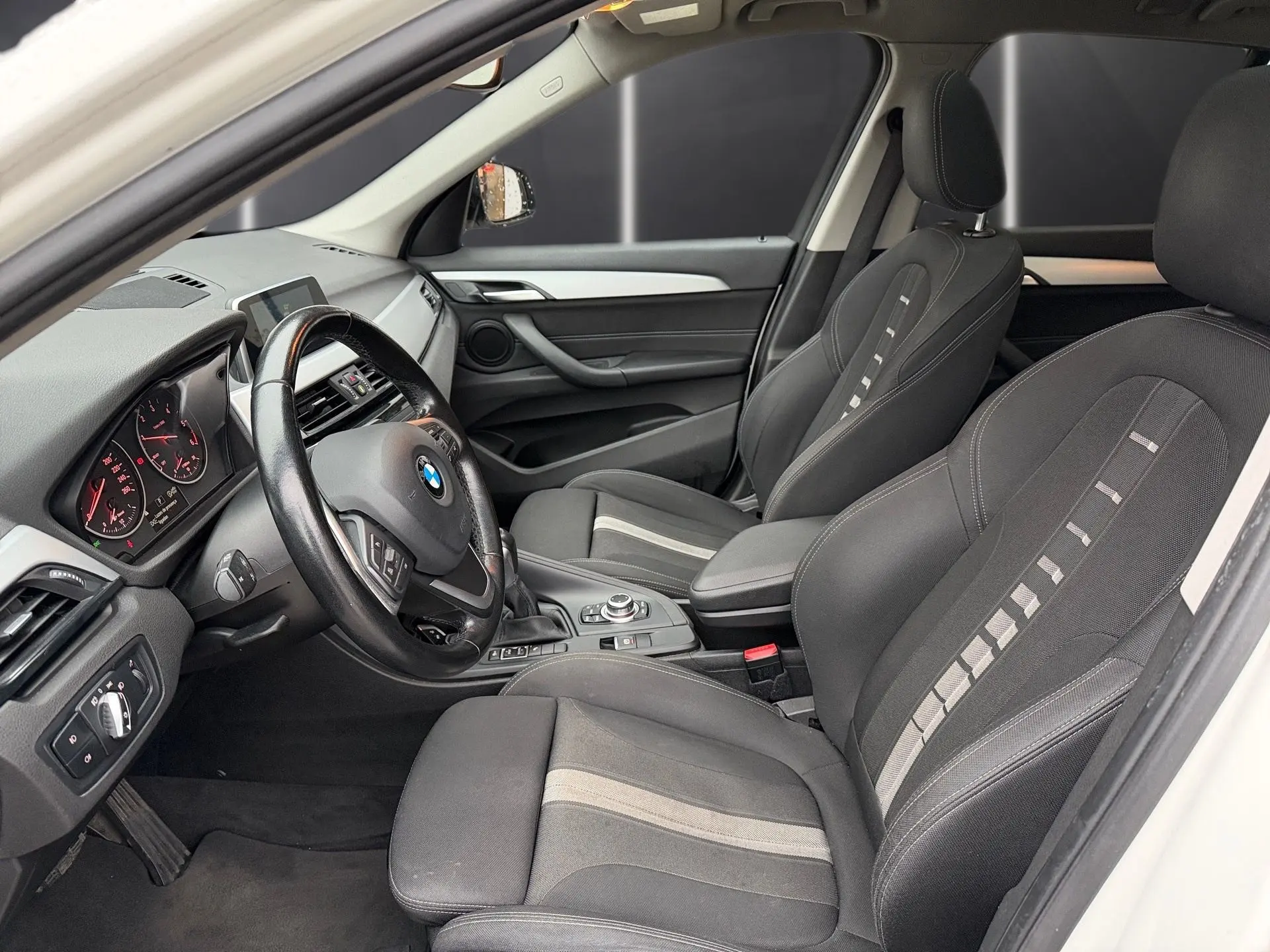 BMW X1 18 d sDrive Line Sport Auto 10