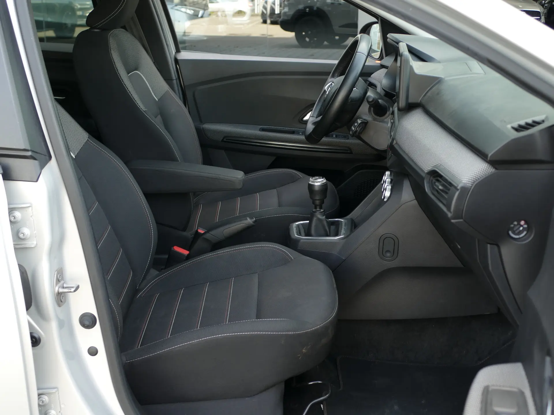 Dacia Jogger 1.0 ECO-G Expression 7L Bi-Fuel 29