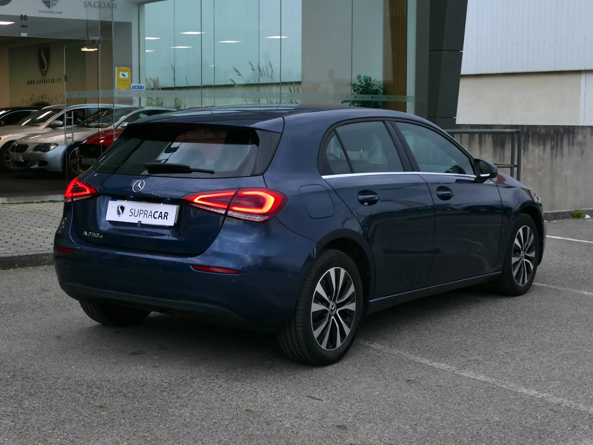 Mercedes-Benz A 250 e Style Plus 4