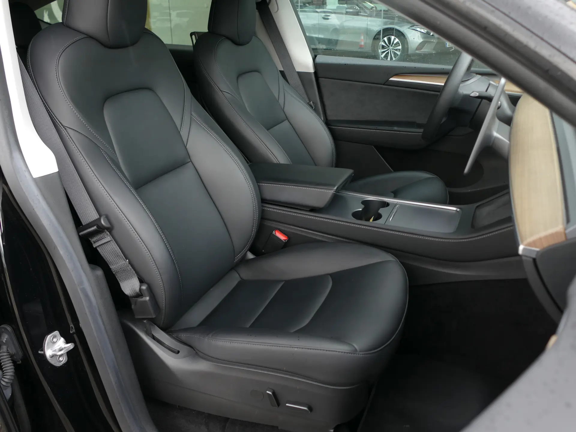 Tesla Model Y Long Range Tração Integral 28