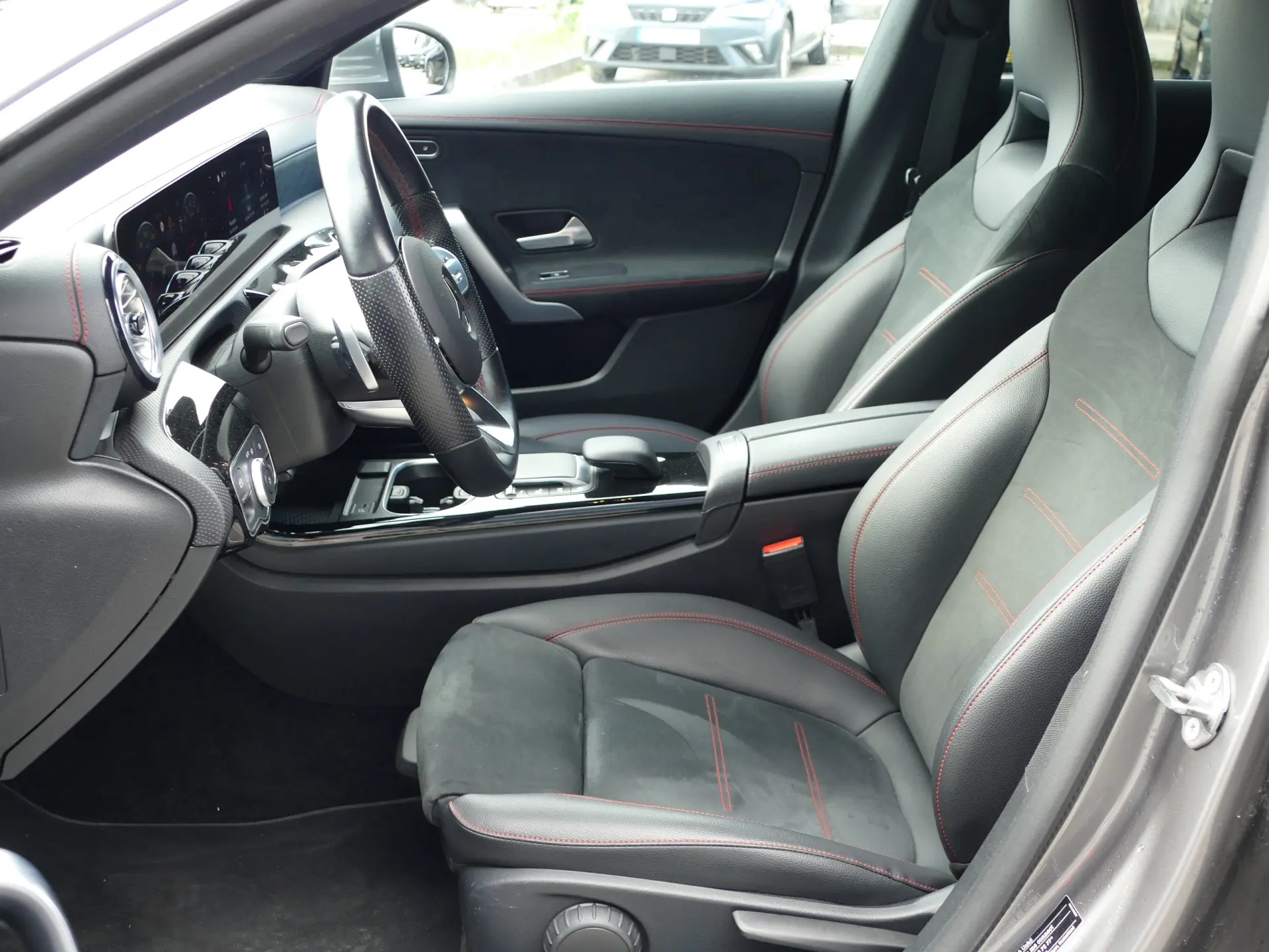 Mercedes-Benz CLA 250 e Shooting Brake AMG Line 24