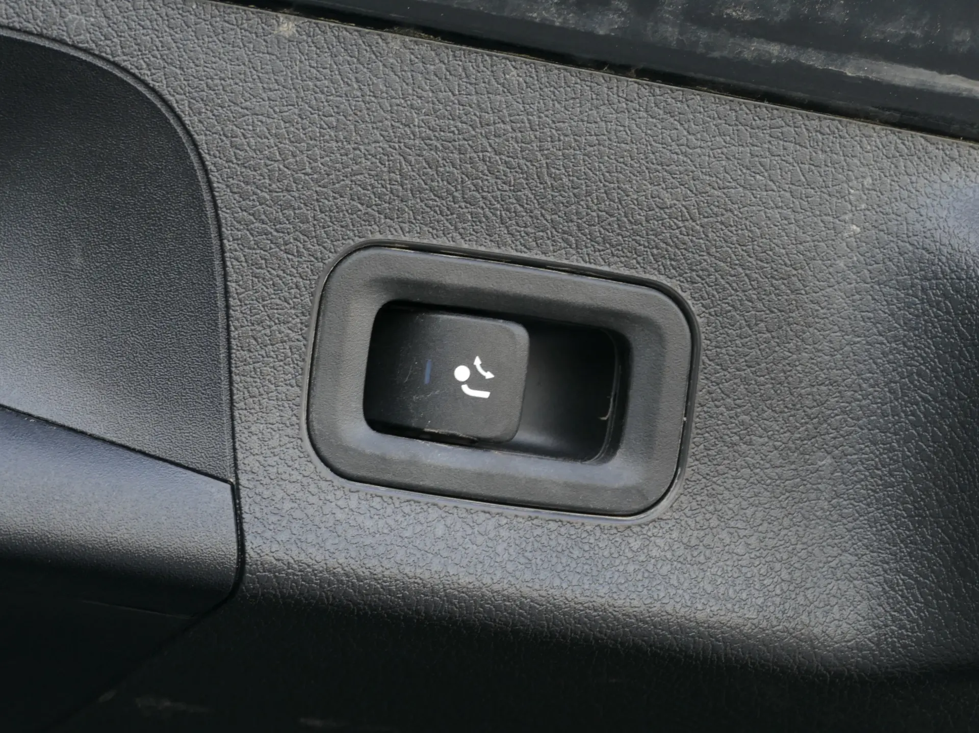 Mercedes-Benz CLA 250 e Shooting Brake AMG Line 13