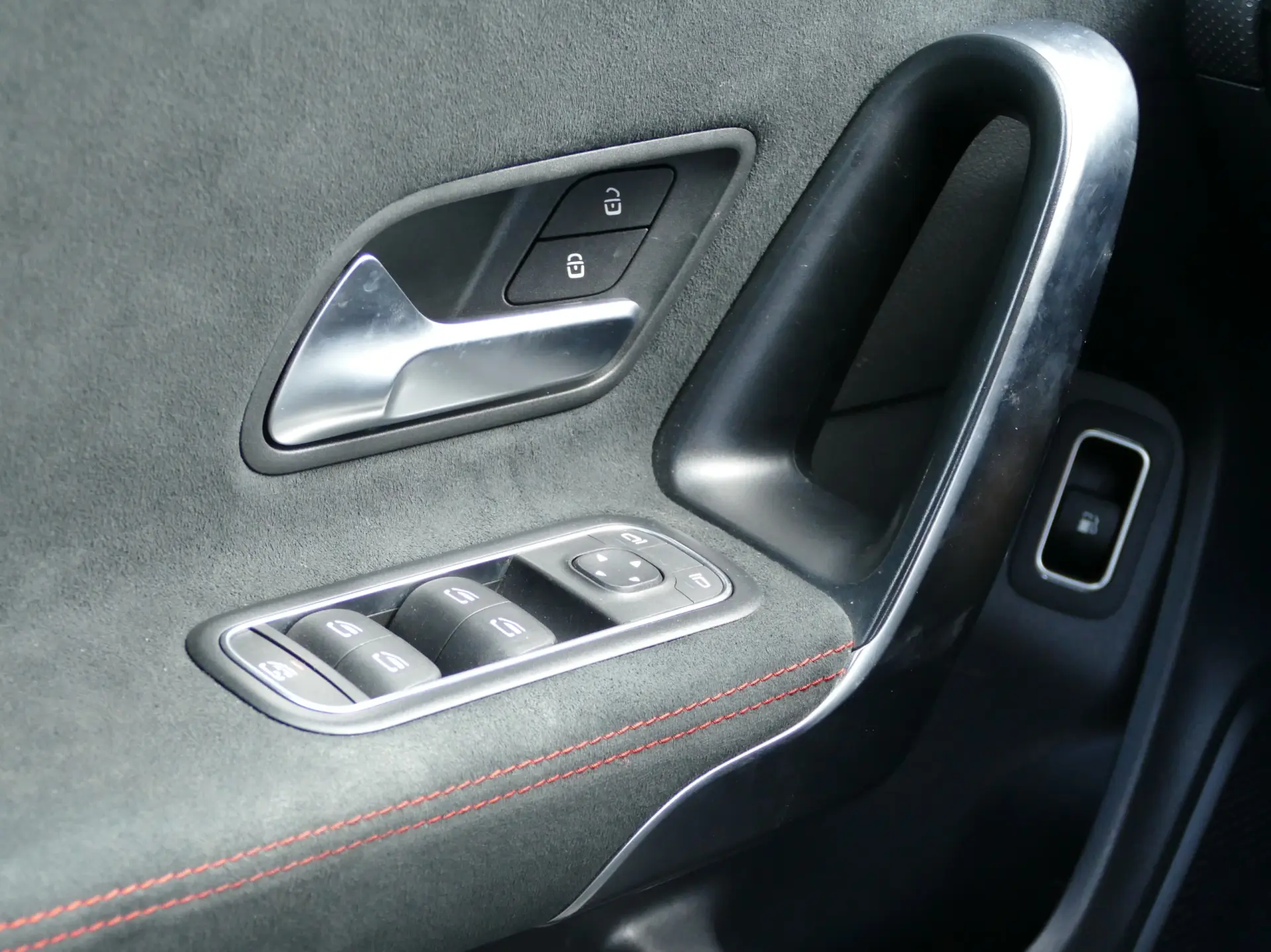 Mercedes-Benz CLA 250 e Shooting Brake AMG Line 30