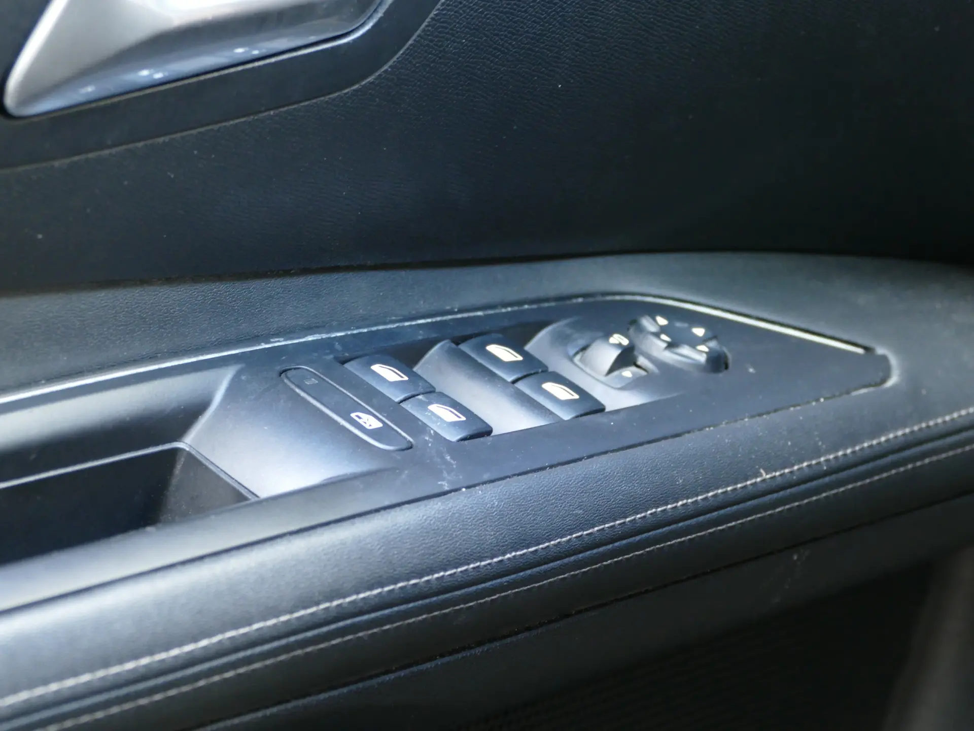 Peugeot 3008 1.6 Hybrid Allure Pack e-EAT8 29