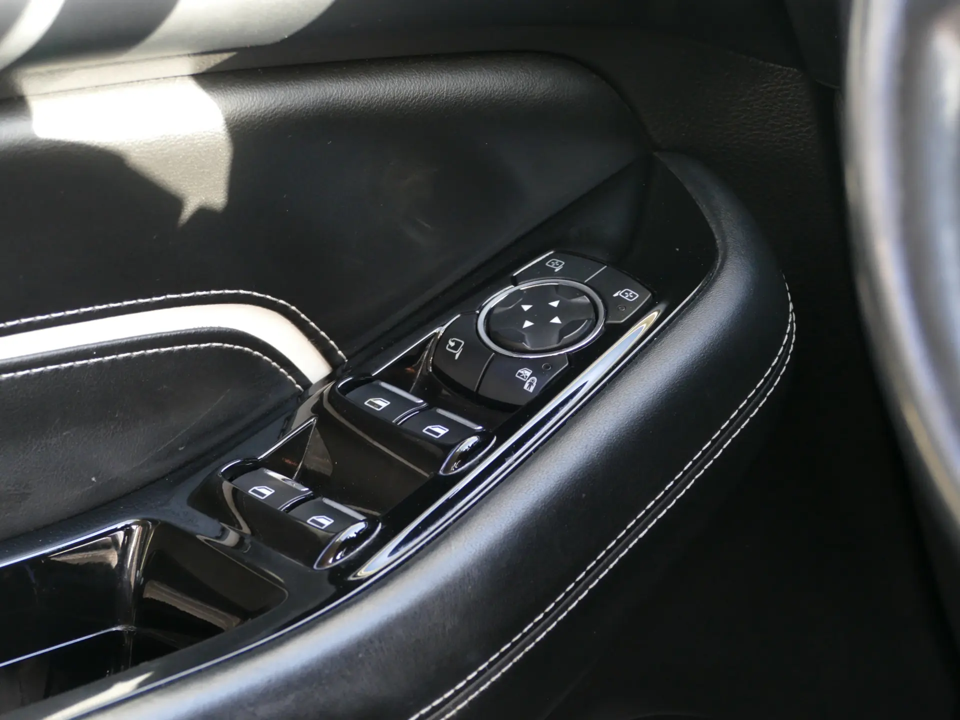 Ford S-Max 2.0 TDCi Vignale Powershift 38