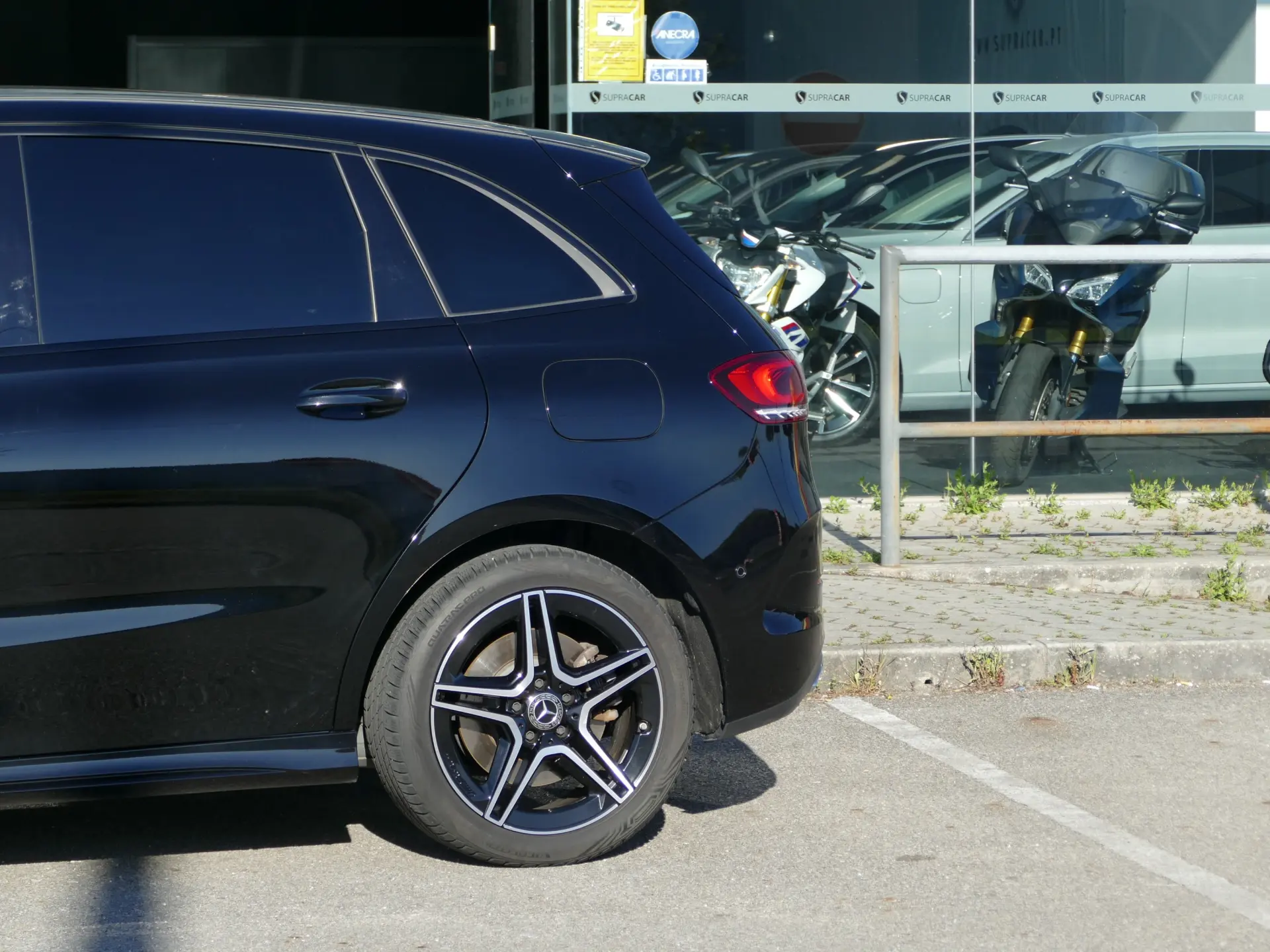 Mercedes-Benz B 250 e AMG Line 15