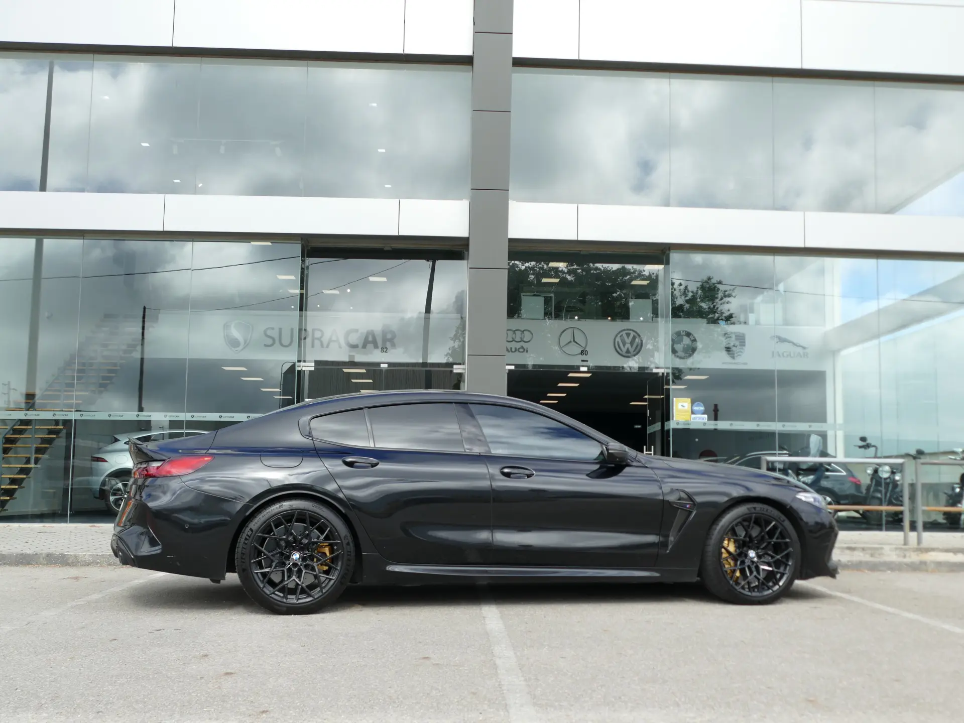 BMW M8 Competition 22