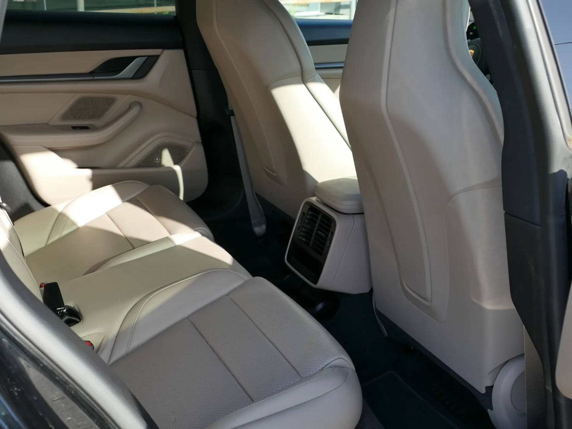 Porsche Taycan Sport Turismo 4S 41
