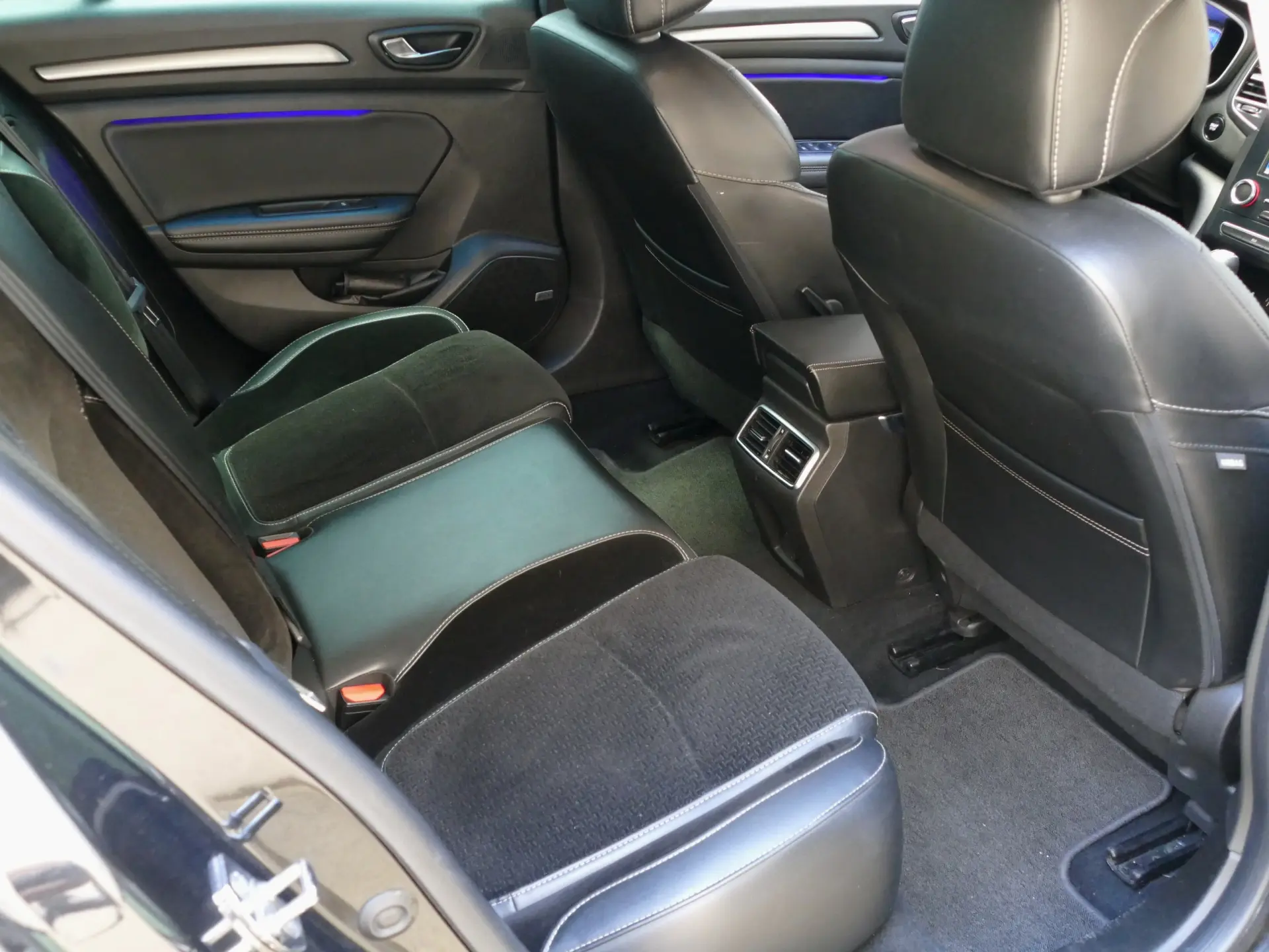 Renault Mégane Sport Tourer 1.5 dCi Bose Edition EDC 27