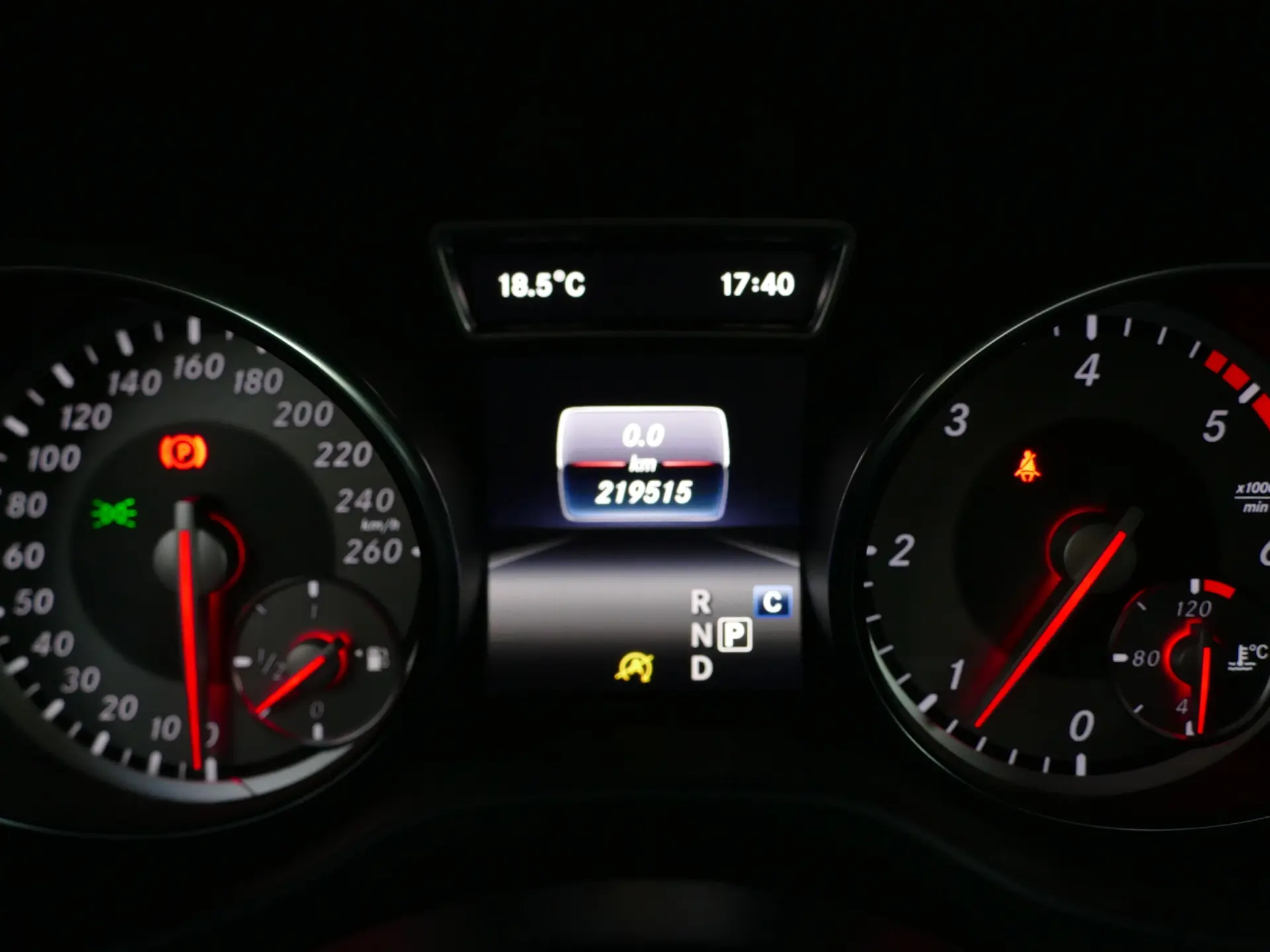 Mercedes-Benz GLA 220 d Urban 19