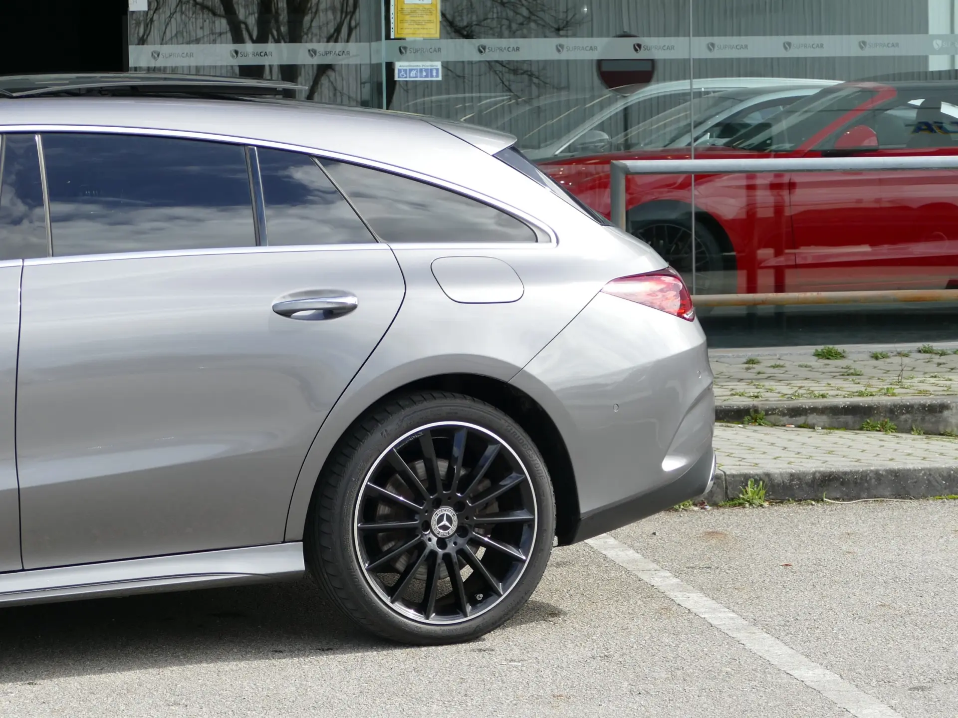 Mercedes-Benz CLA 250 e Shooting Brake AMG Line 14