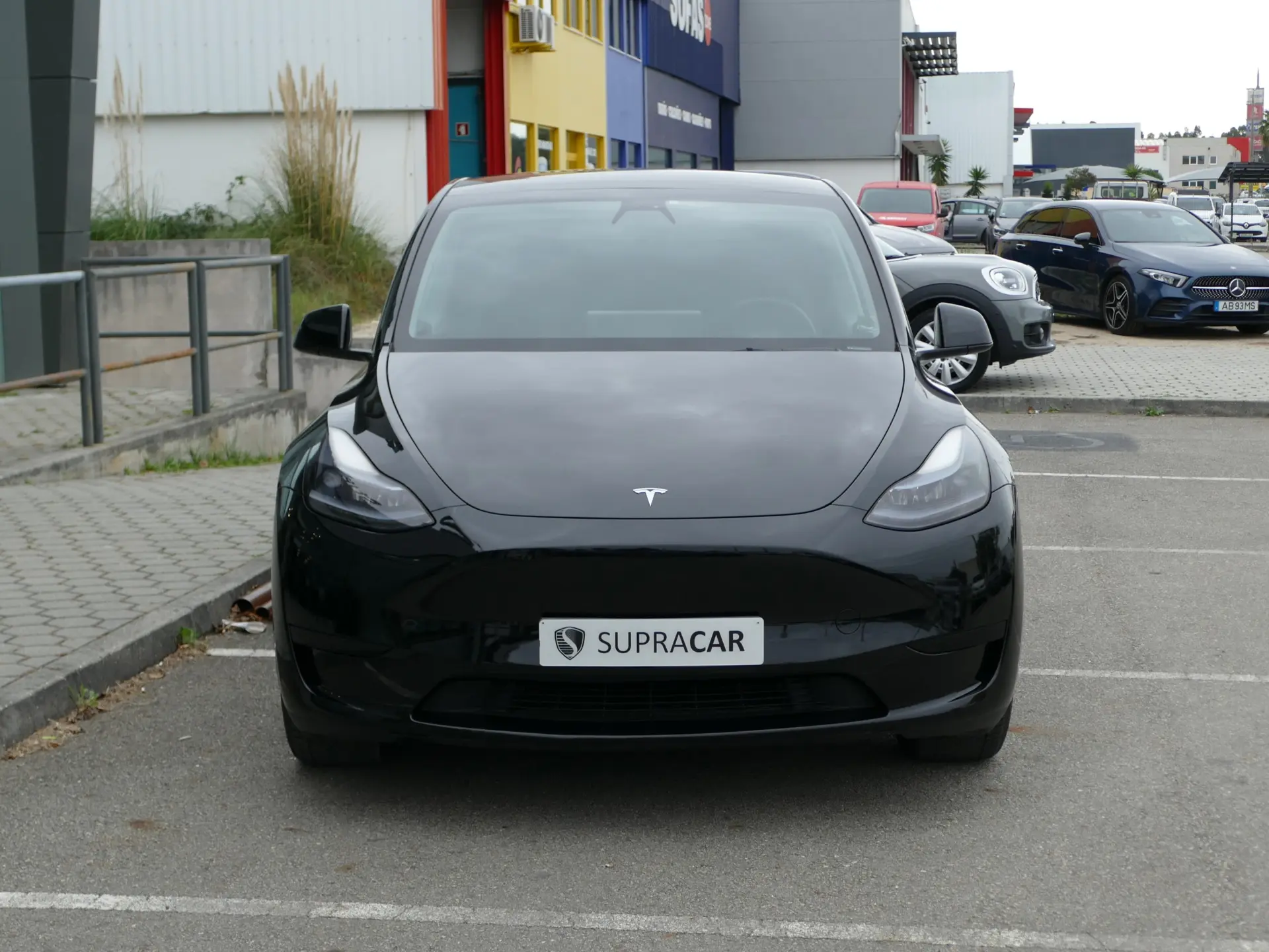 Tesla Model Y Standard 2