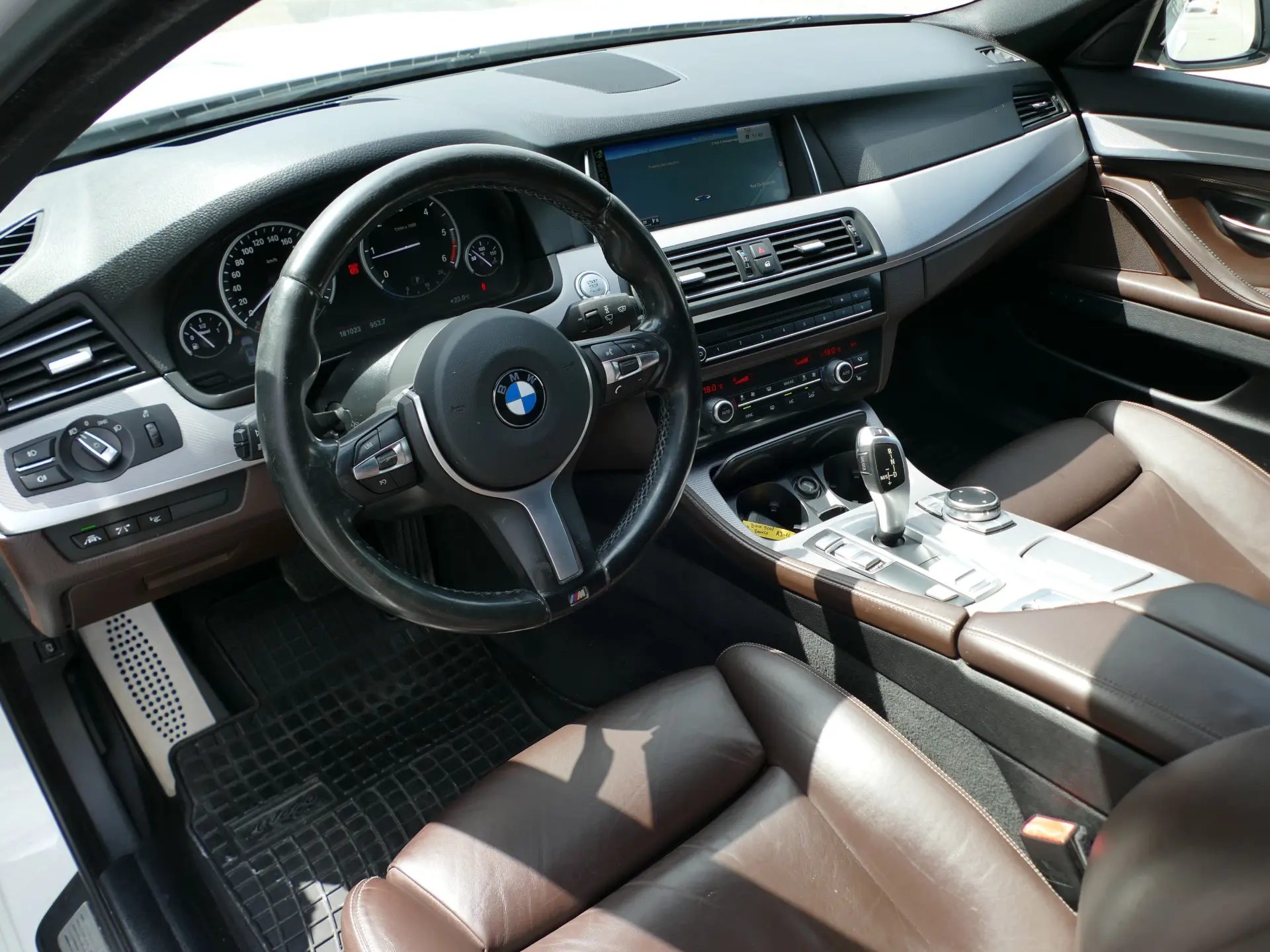 BMW 520 d Pack M Auto 28