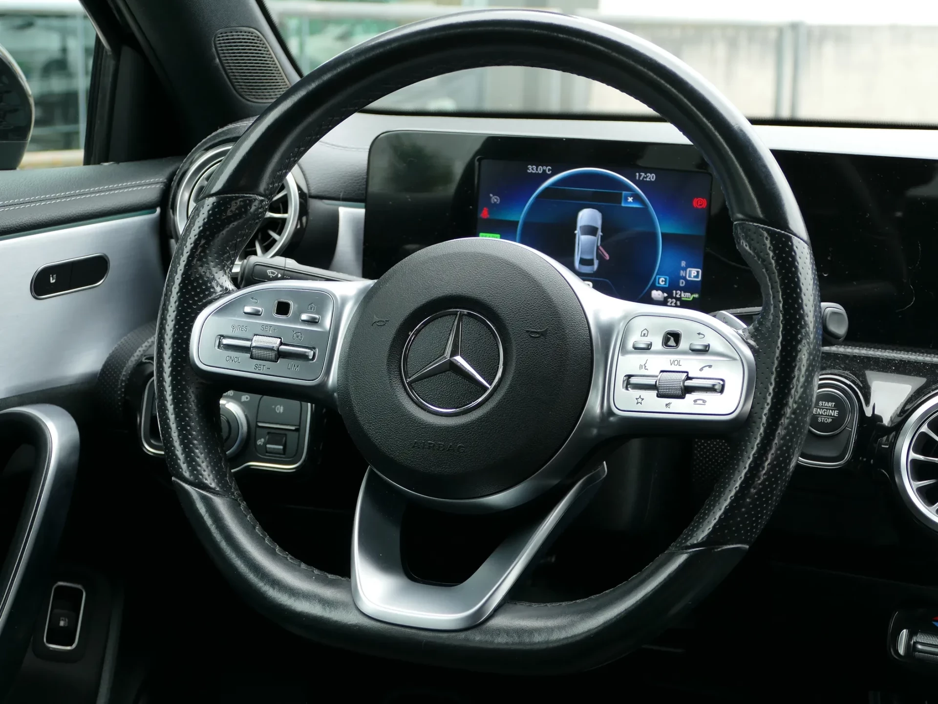 Mercedes-Benz A 250 Limousine e AMG Line 30