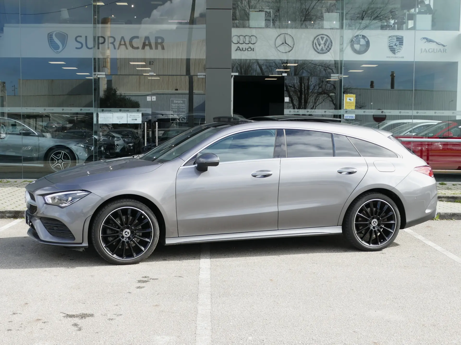 Mercedes-Benz CLA 250 e Shooting Brake AMG Line 16