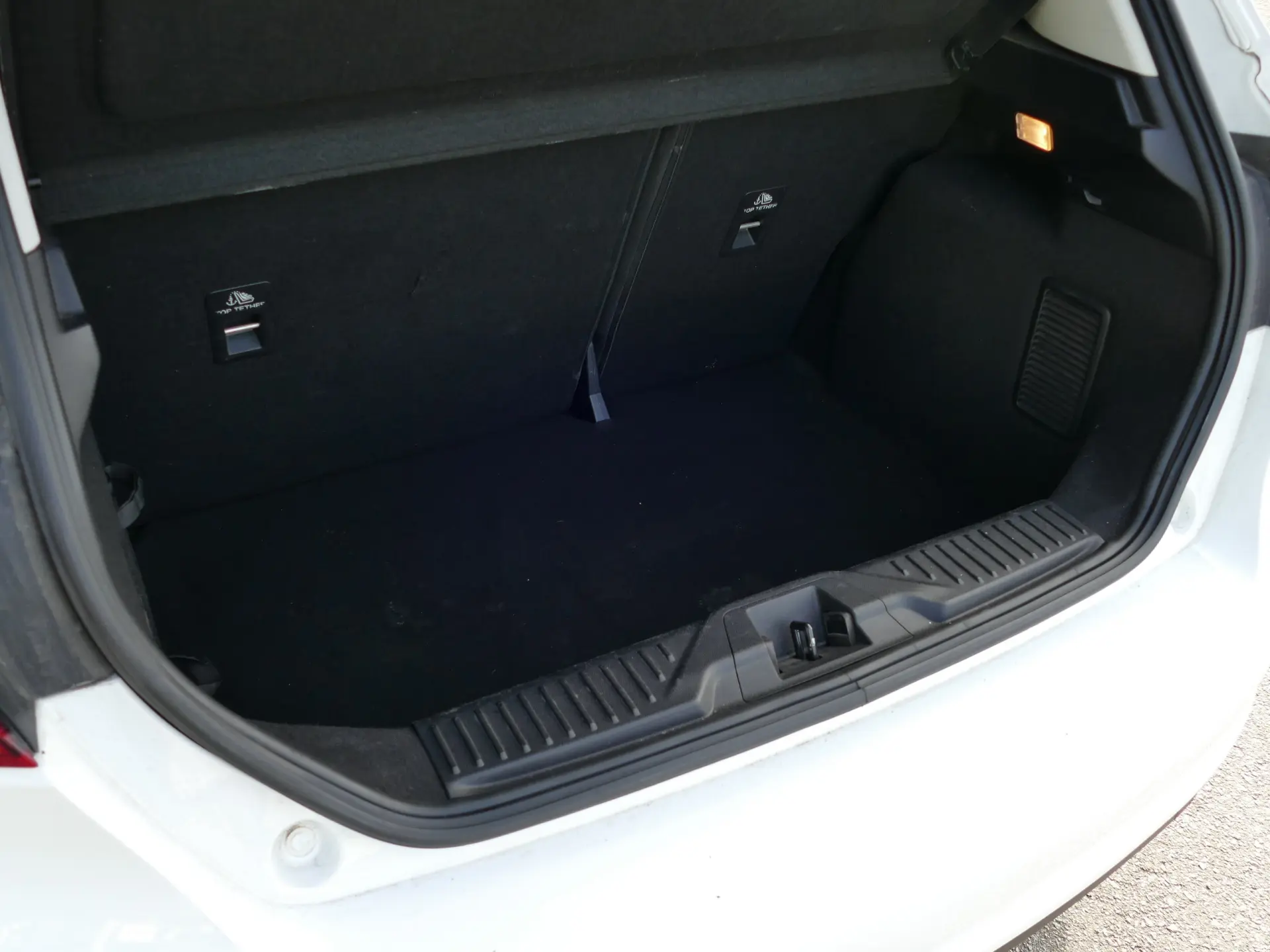 Ford Fiesta 1.0 EcoBoost Connected 10