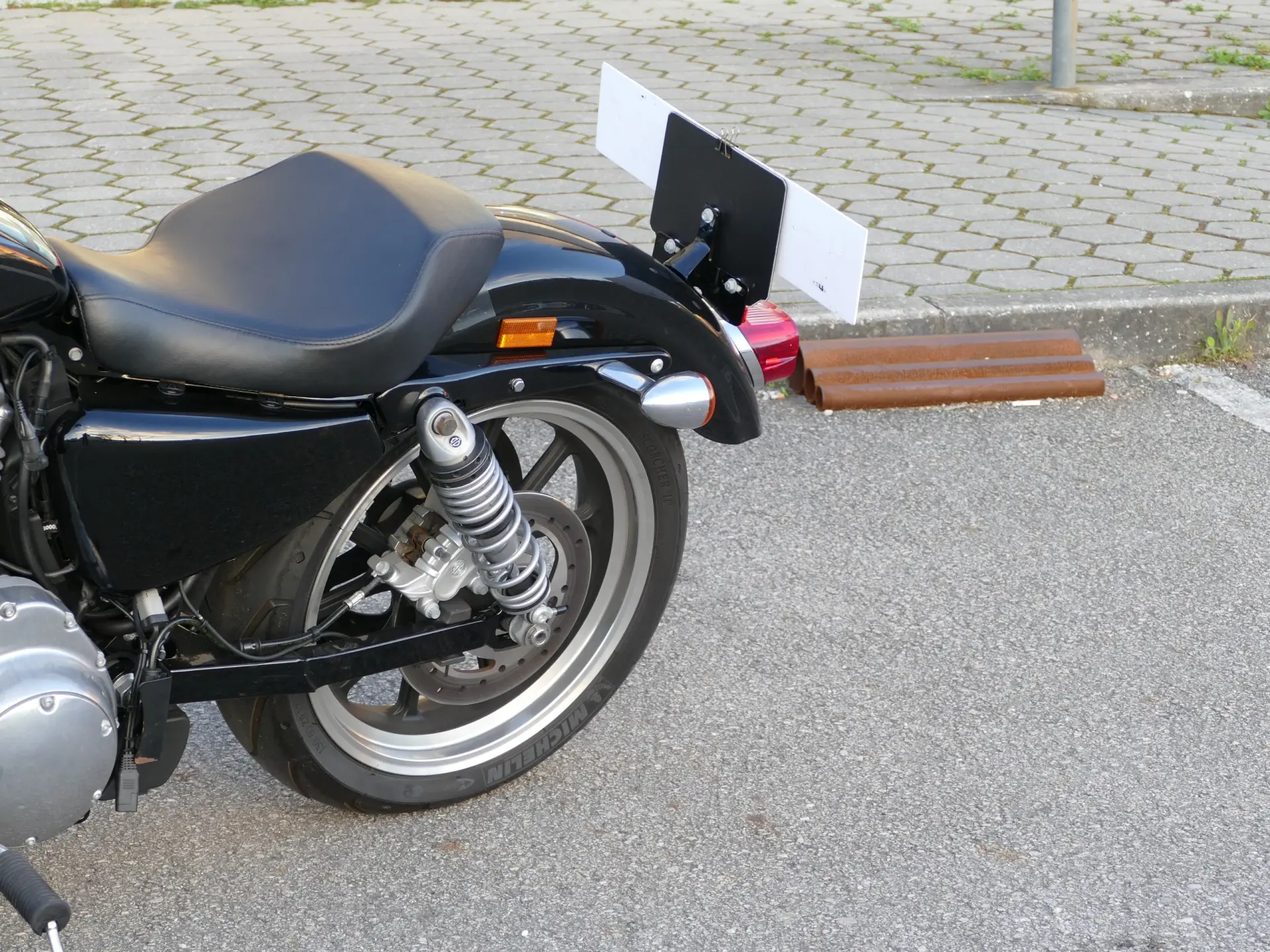 Harley-Davidson 883 L SUPERLOW 12