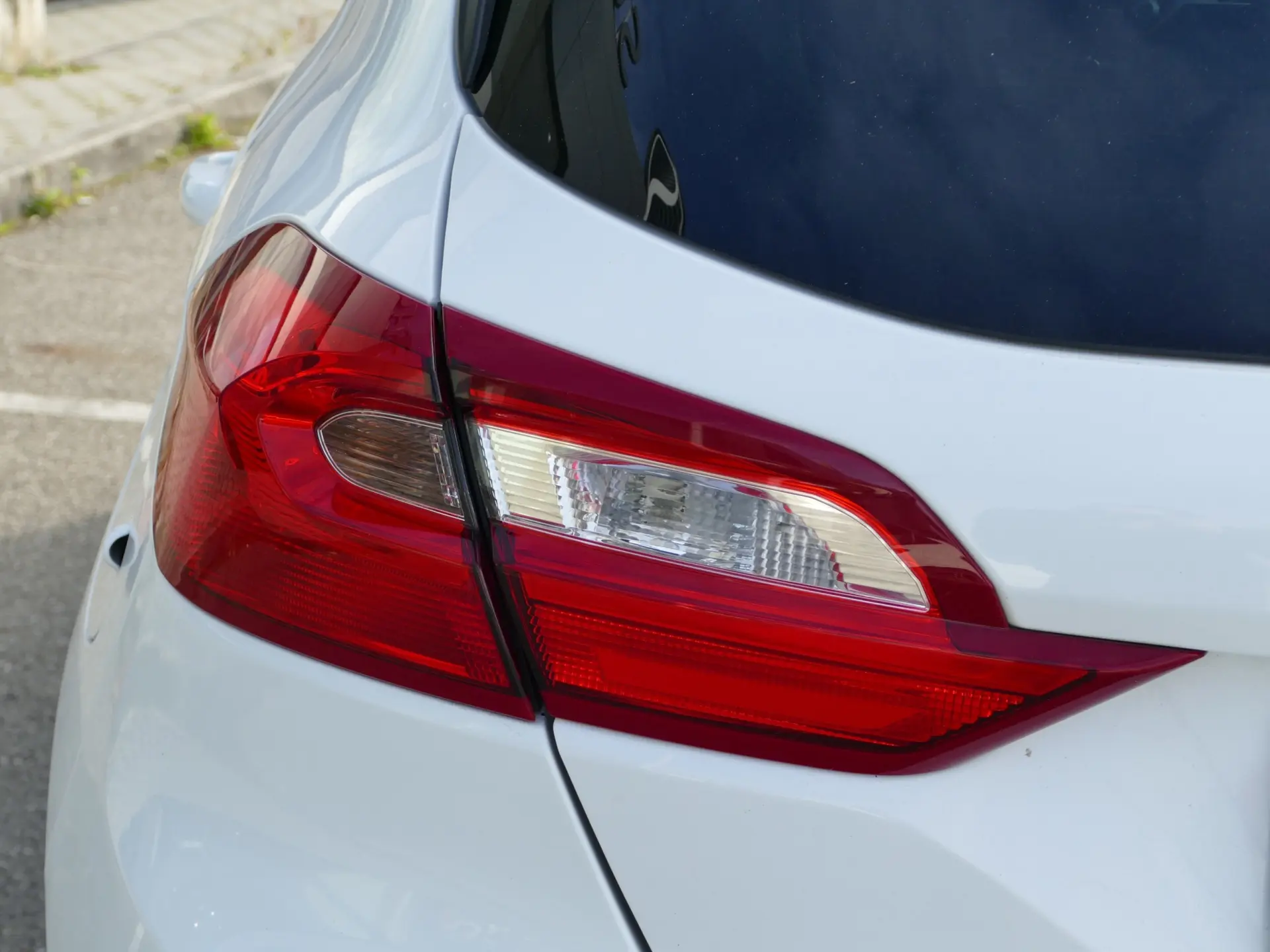 Ford Fiesta 1.0 EcoBoost Connected 9