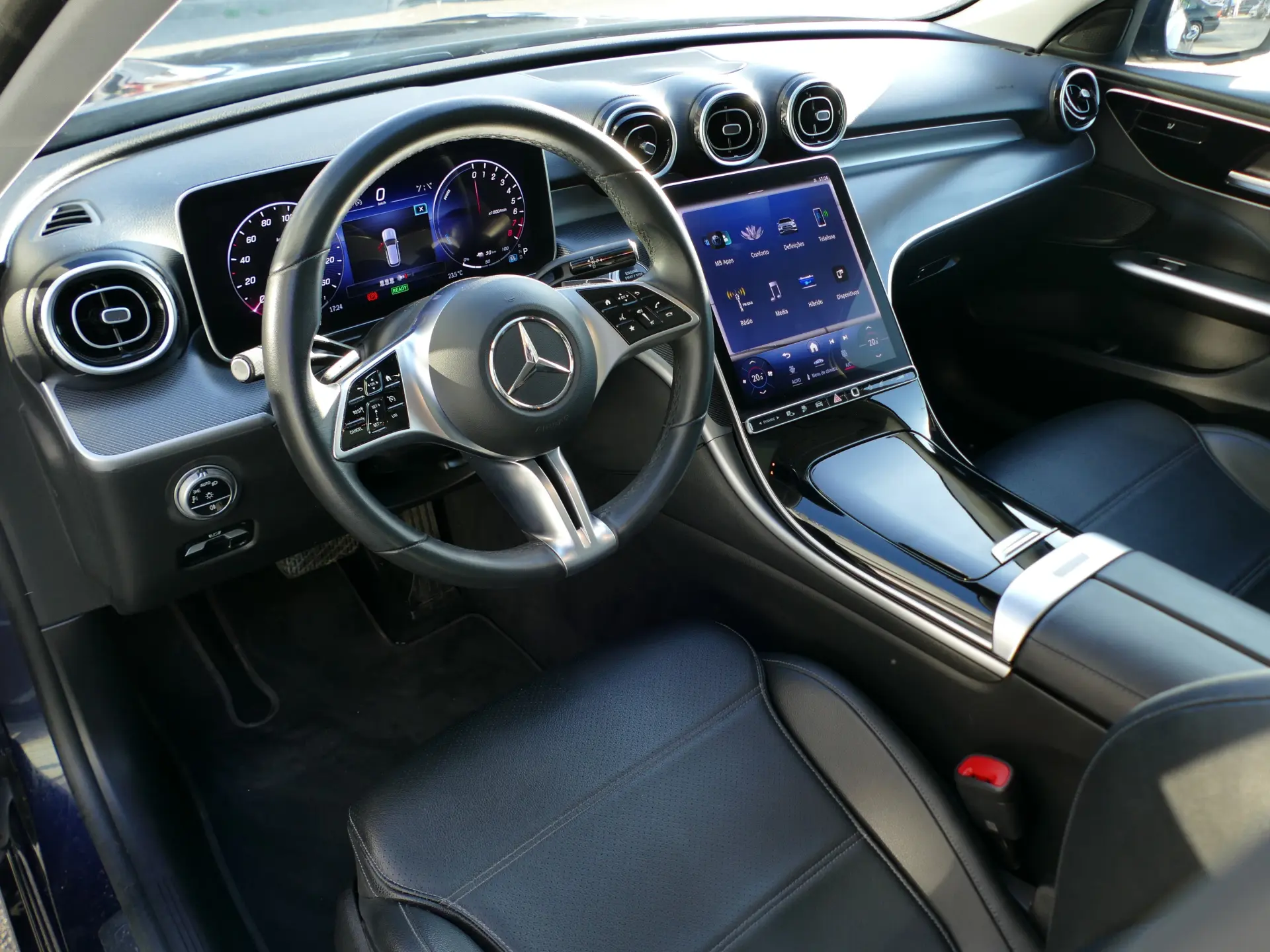 Mercedes-Benz C 300 e Avantgarde 26