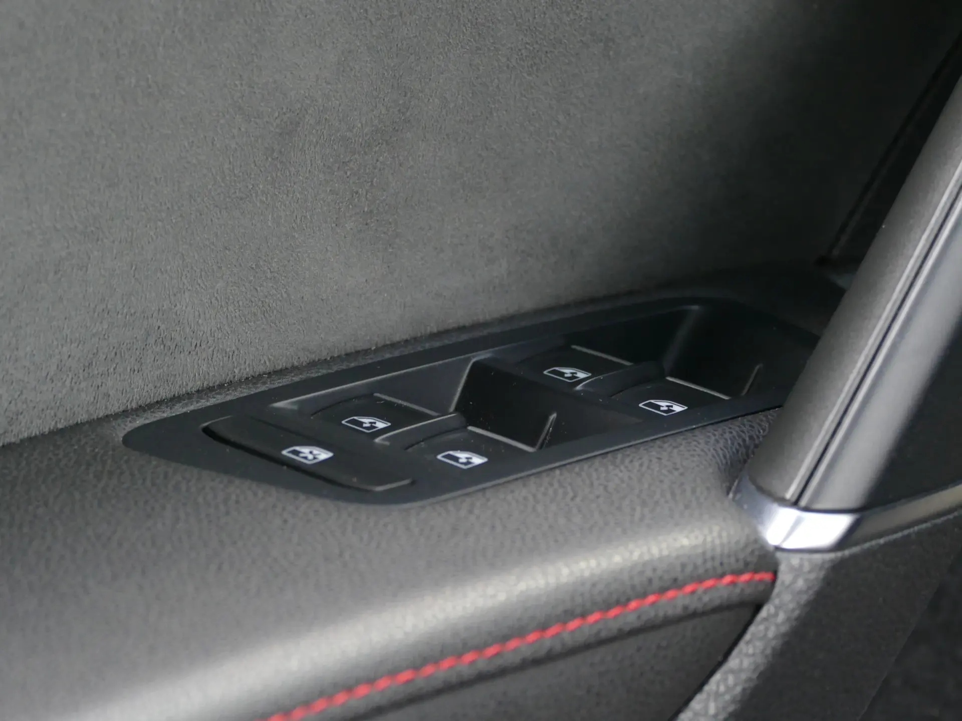 Volkswagen Golf 2.0 TSI GTi TCR DSG 36