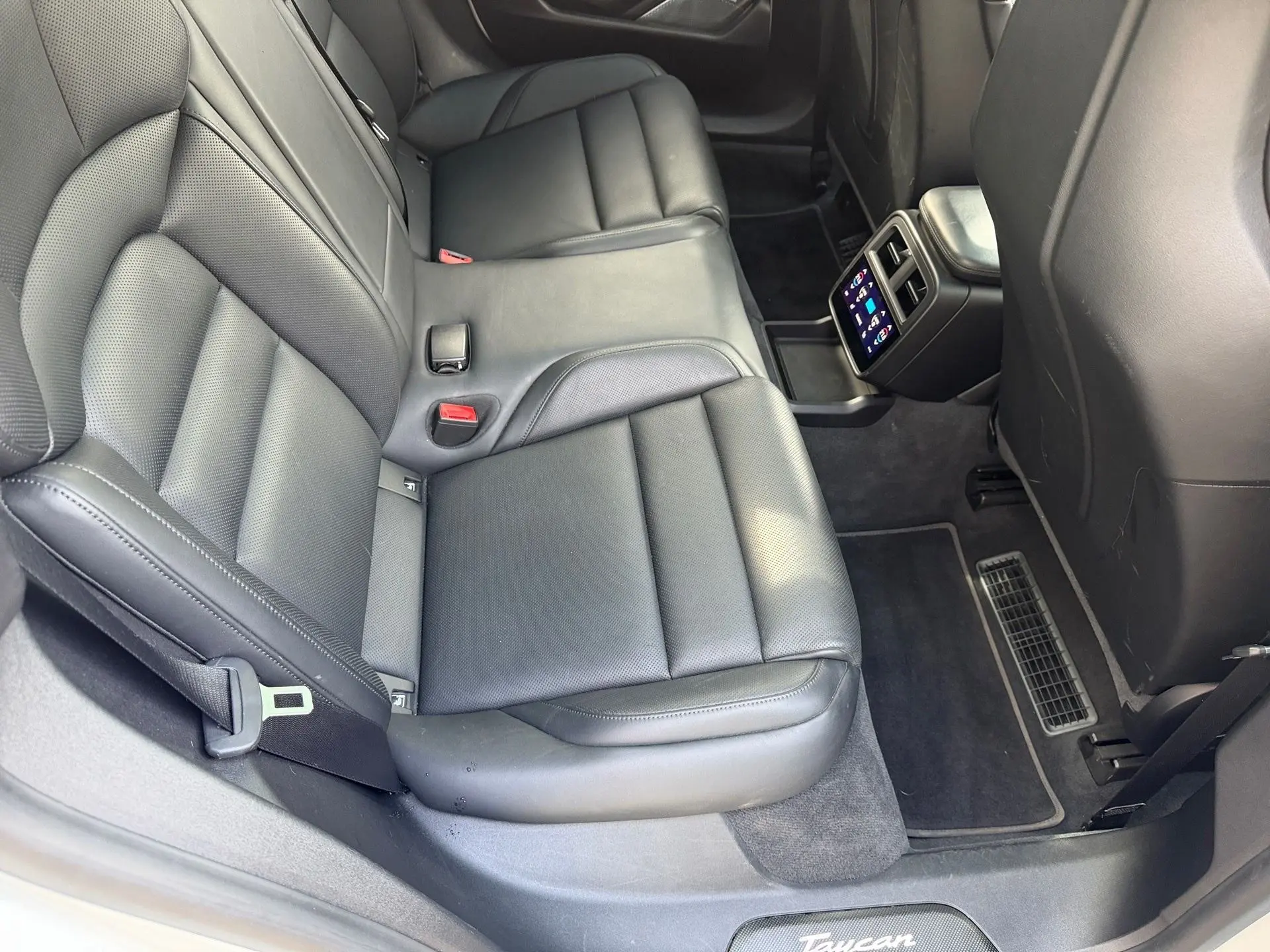 Porsche Taycan Turbo S 13