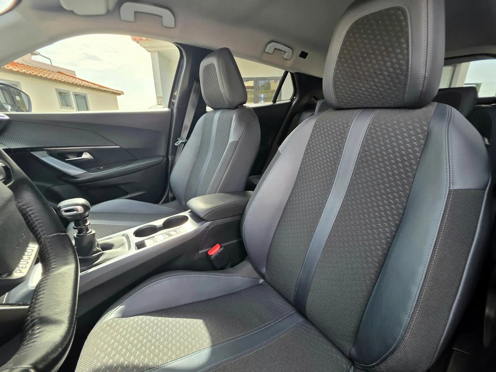 Peugeot 2008 1.2 PureTech GT Line 27