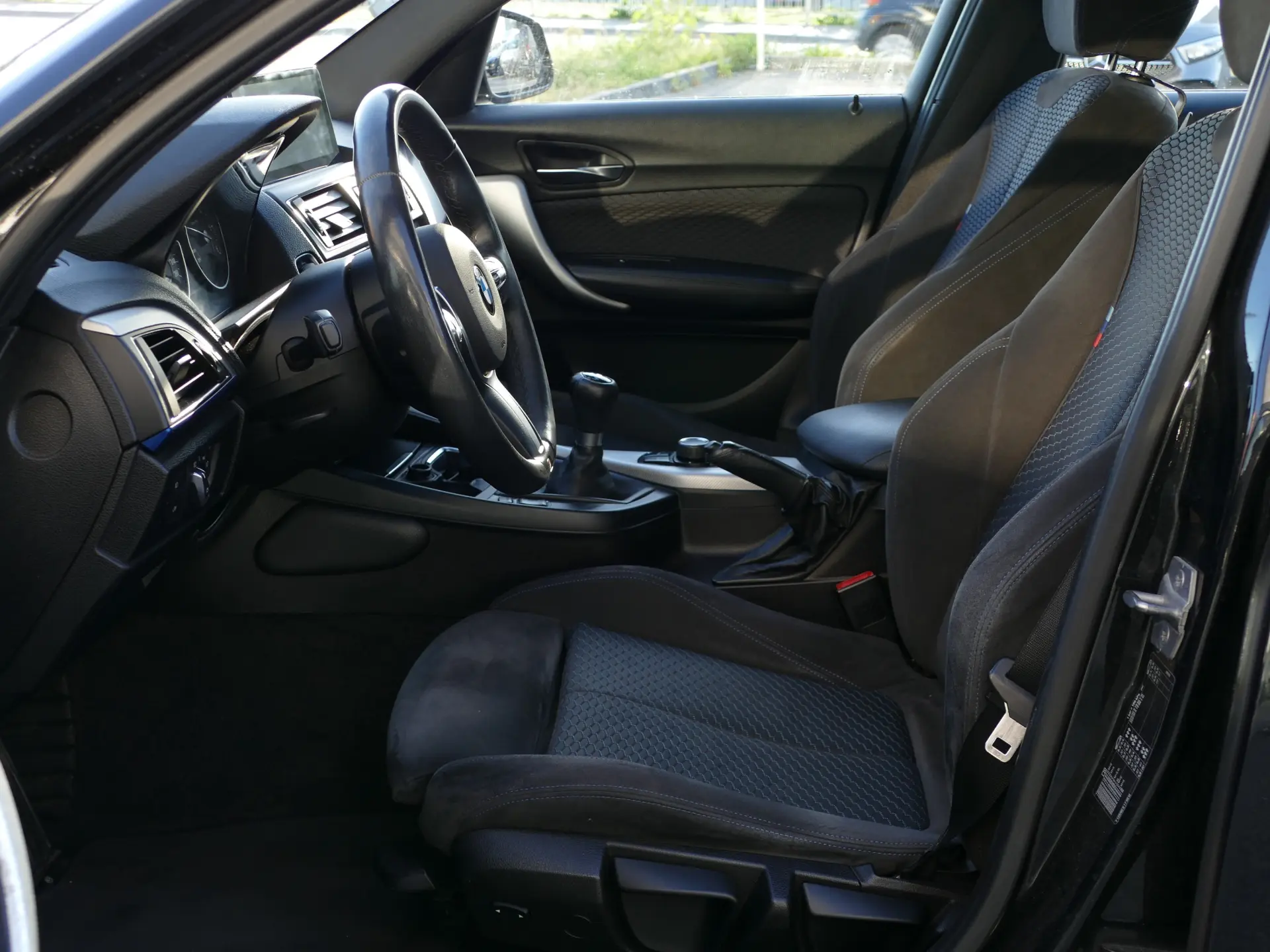 BMW 116 d Pack M Shadow 27