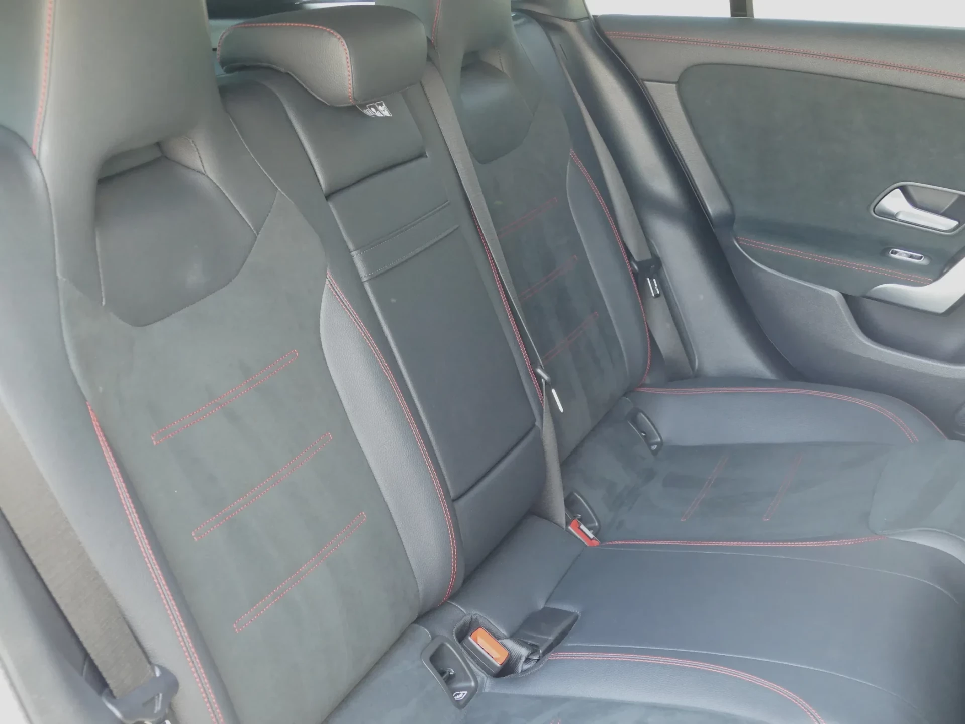 Mercedes-Benz CLA 200 Shooting Brake AMG Line Aut. 20
