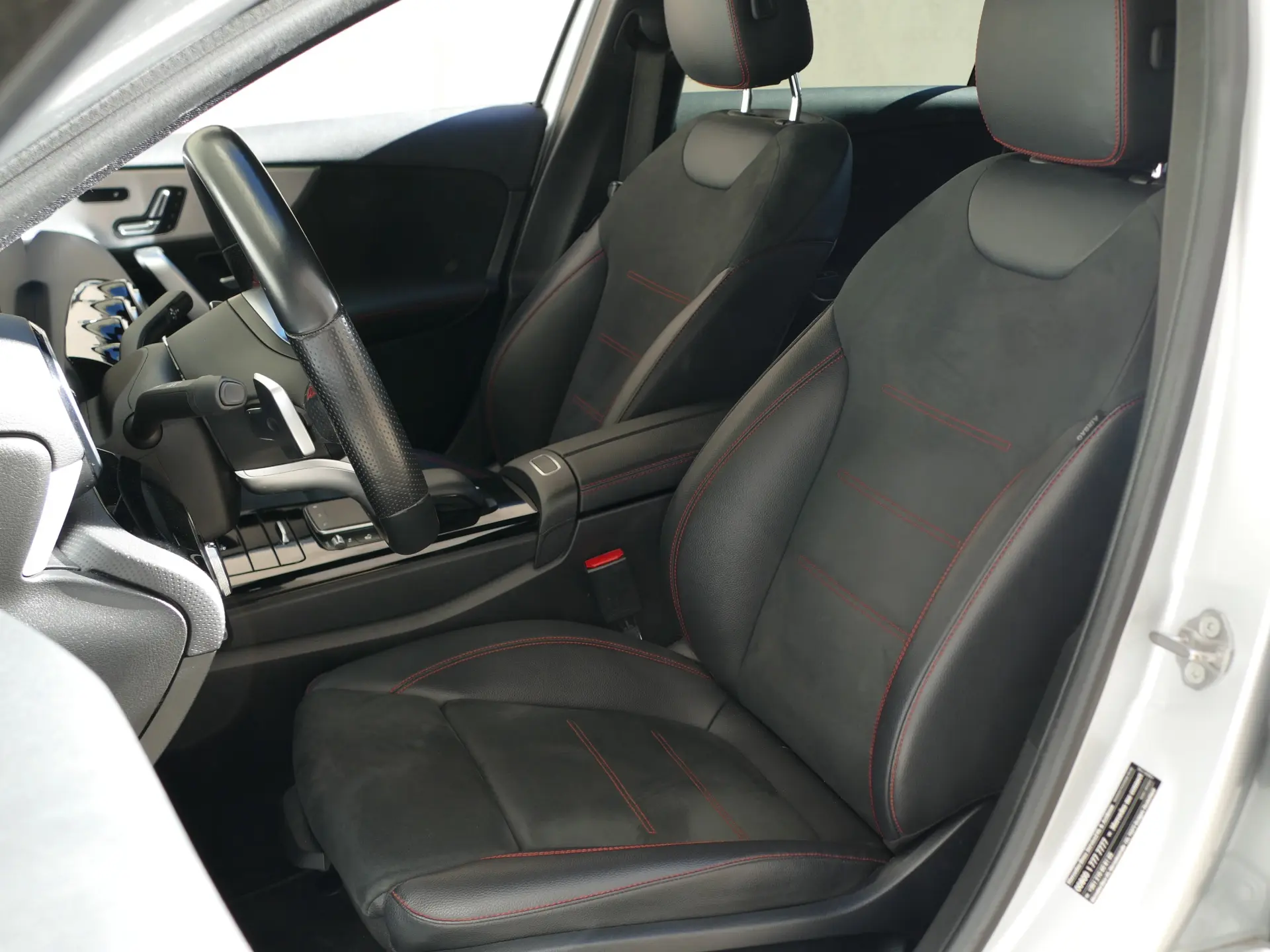 Mercedes-Benz A 200 Limousine AMG Line Aut. 26