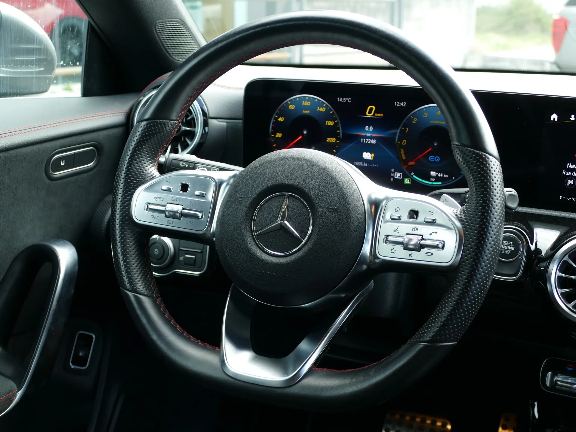 Mercedes-Benz CLA 250 e Shooting Brake AMG Line 33