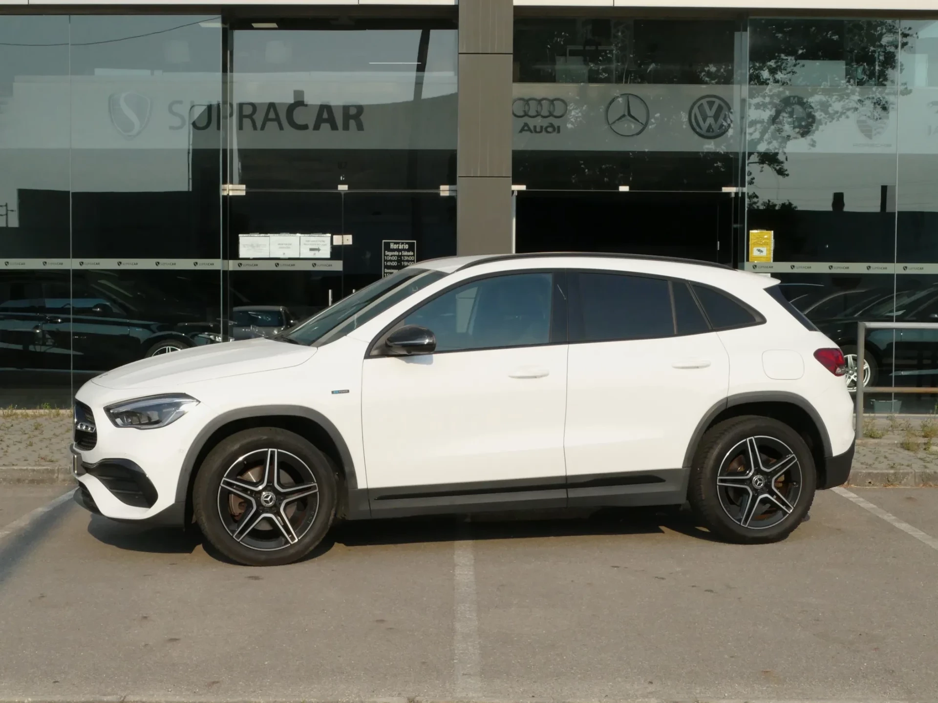 Mercedes-Benz GLA 250 e AMG Line 15