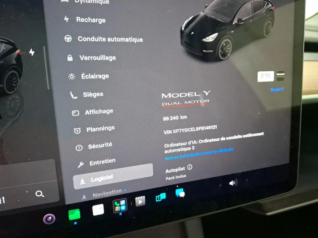 Tesla Model Y Performance Dual Motor AWD 9