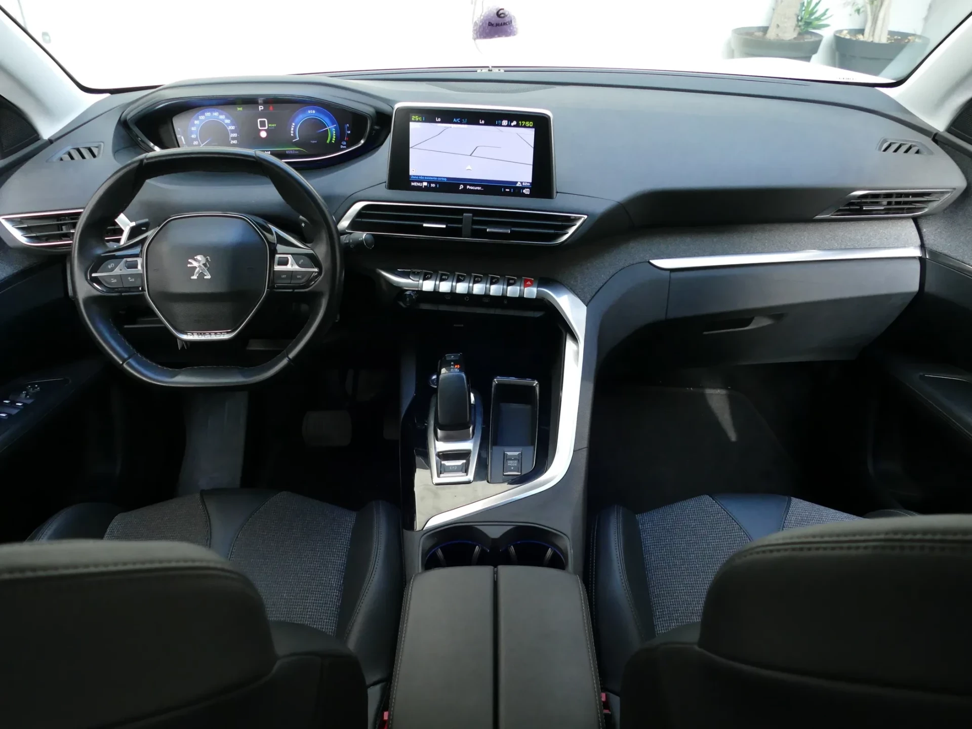 Peugeot 3008 1.6 Hybrid Allure e-EAT8 32