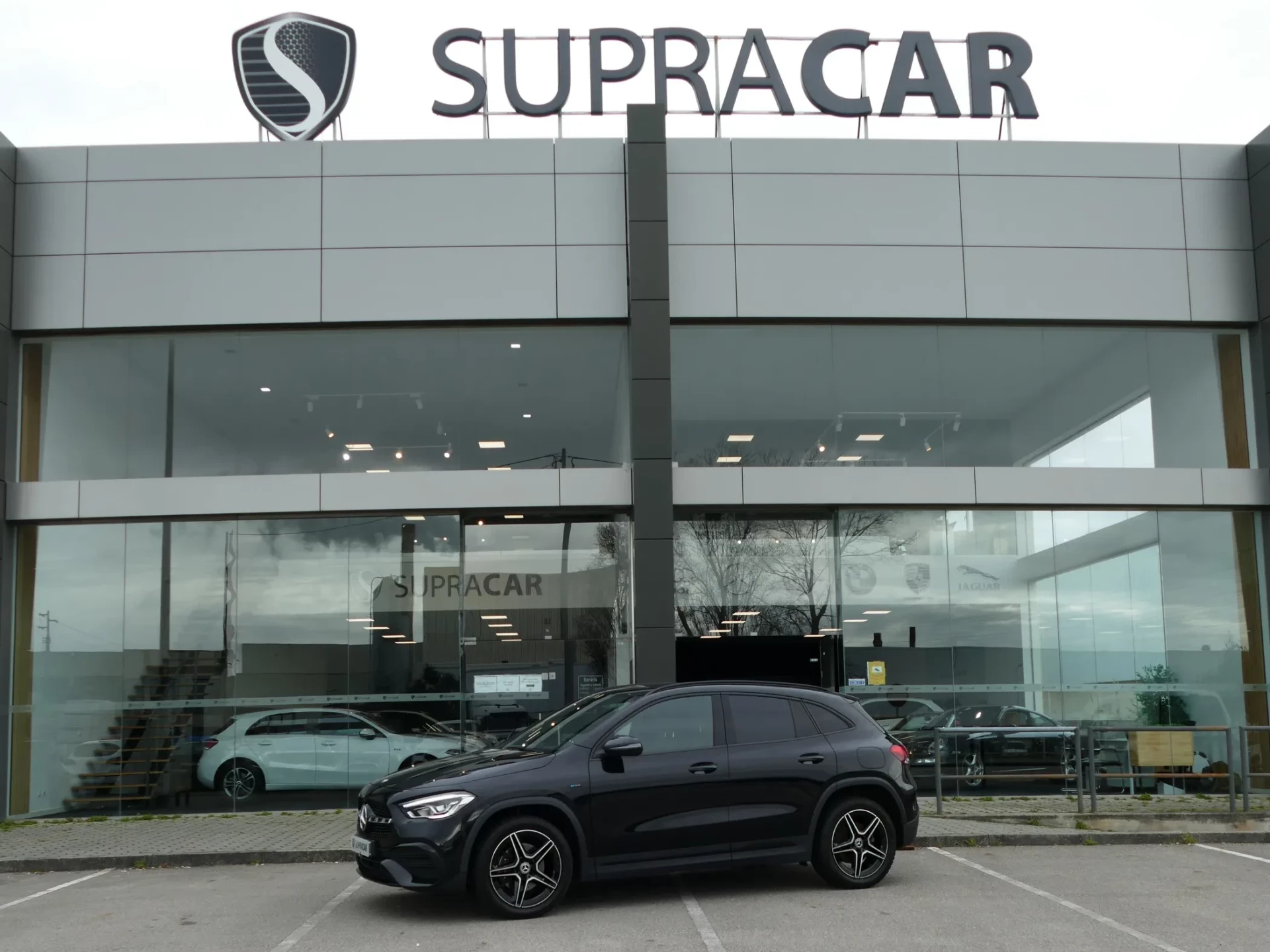 Mercedes-Benz GLA 250 e AMG Line 27