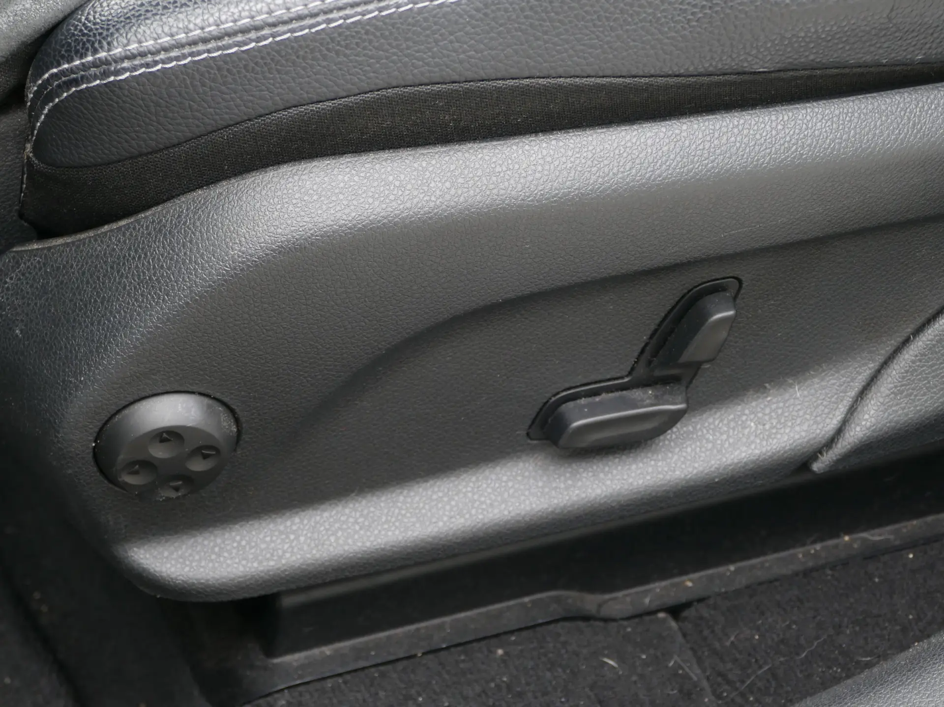 Mercedes-Benz GLC 220 d 4Matic 9G-TRONIC AMG Line 31