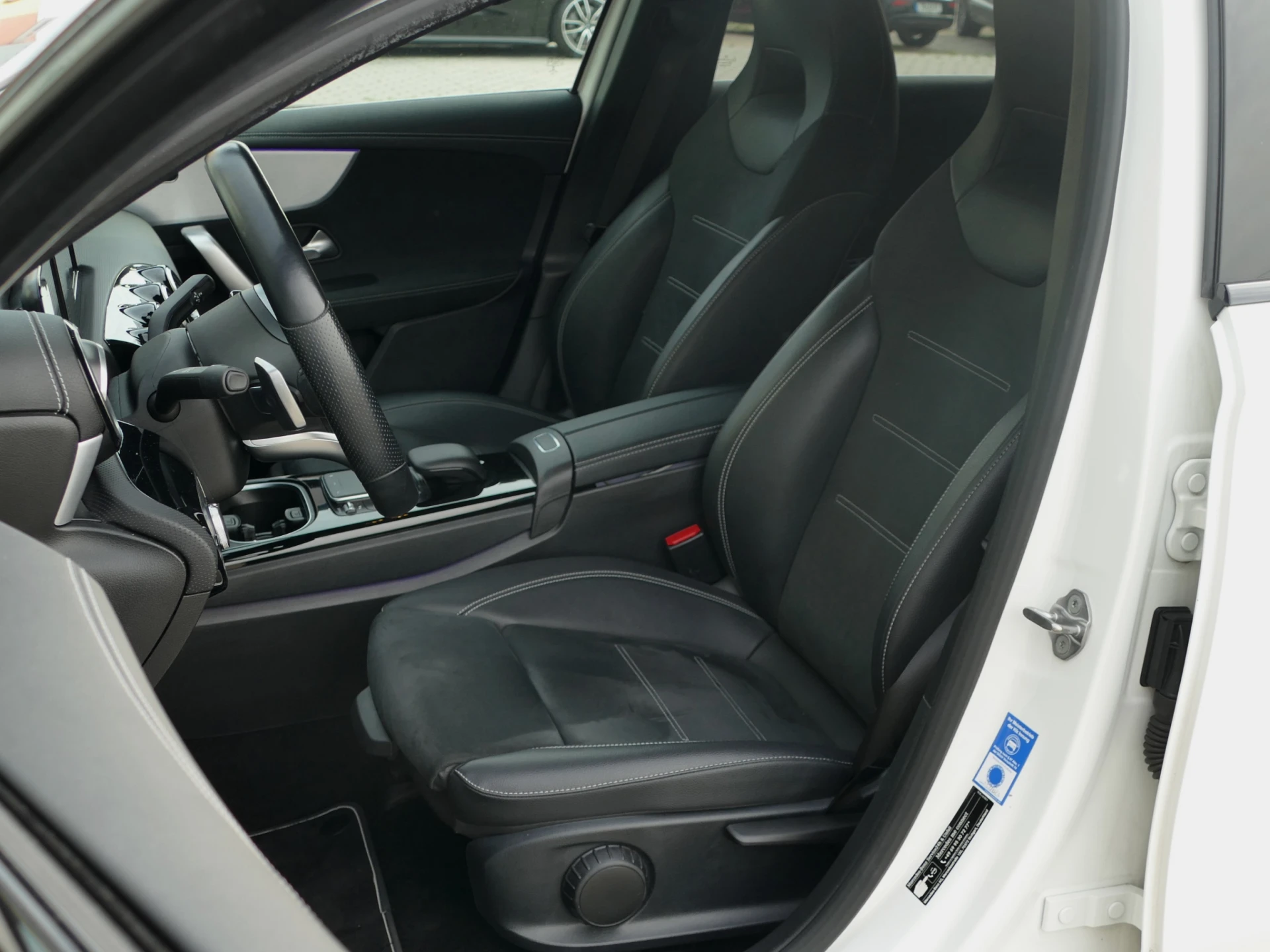 Mercedes-Benz A 250 e AMG Line 23