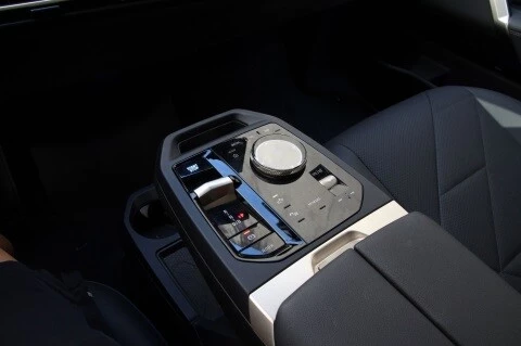 BMW iX xDrive 40 21