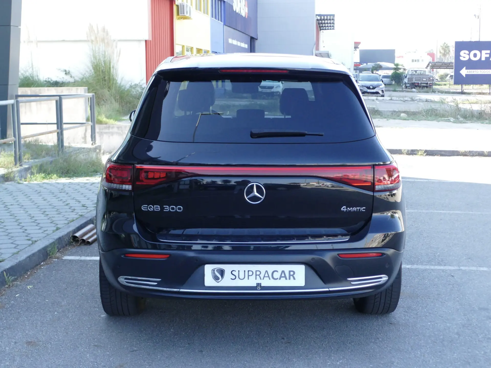 Mercedes-Benz EQB 300 4Matic 5
