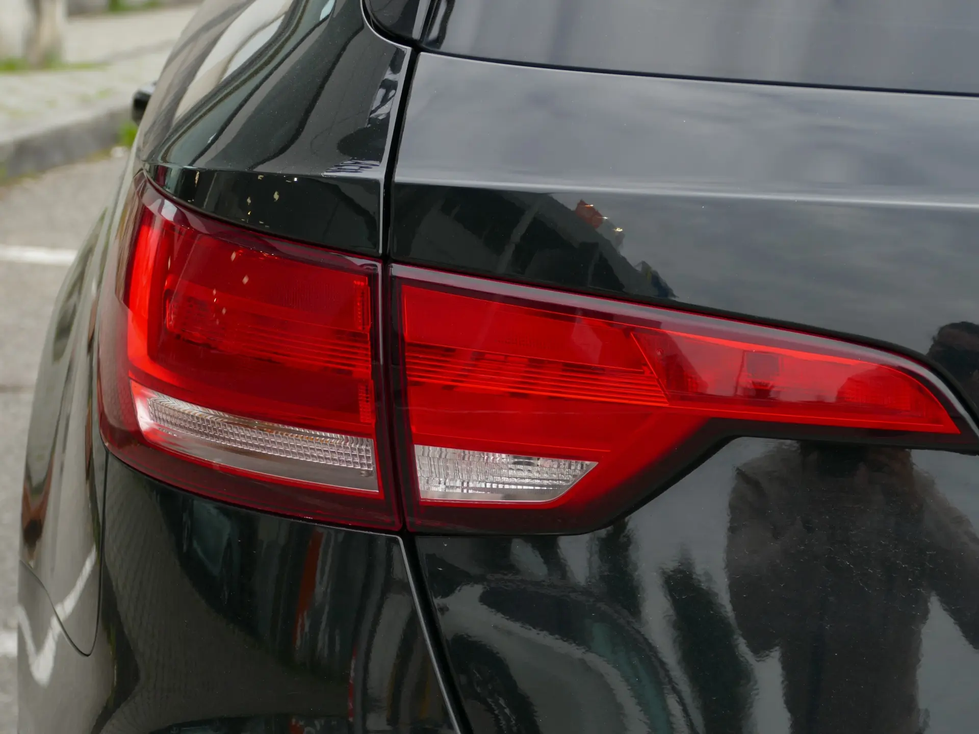 Audi A4 Avant 40 TDI Sport S tronic 9