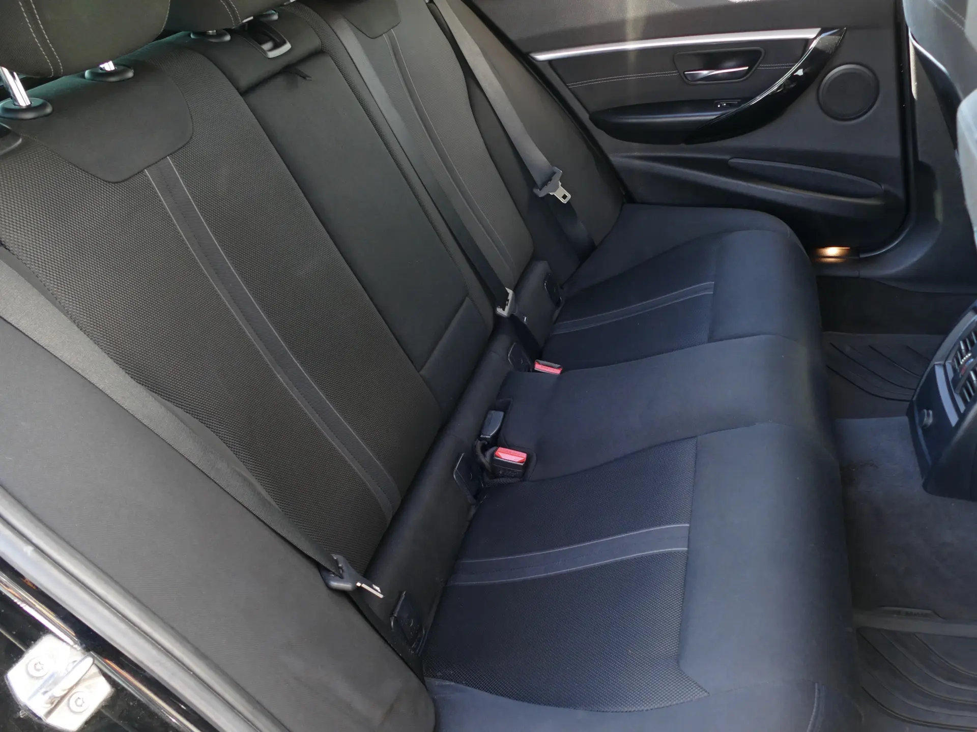 BMW 318 d Line Sport 34