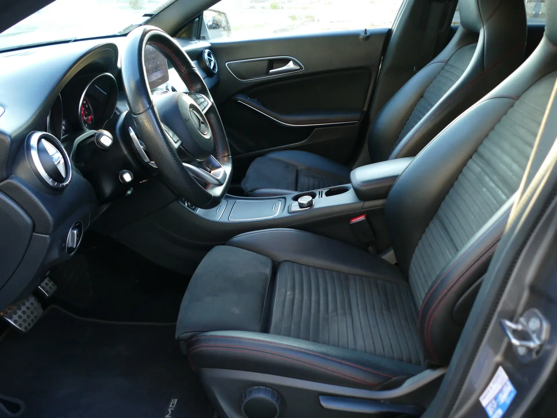Mercedes-Benz CLA 200 d Shooting Brake AMG Line Aut. 26