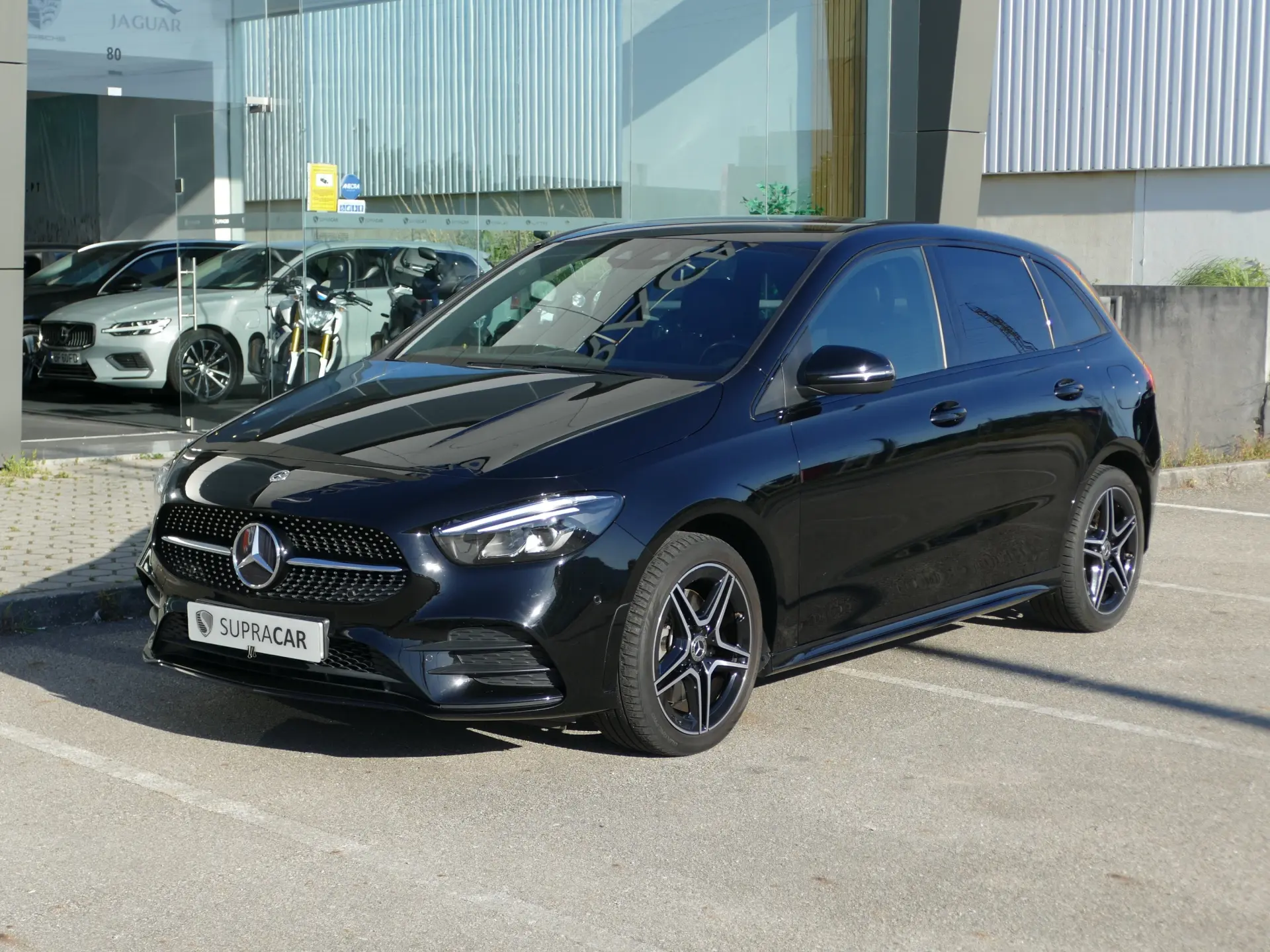 Mercedes-Benz B 250 e AMG Line 1