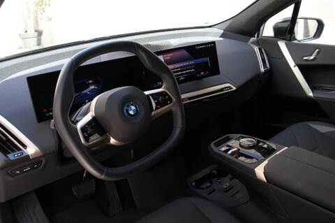 BMW iX xDrive 40 13