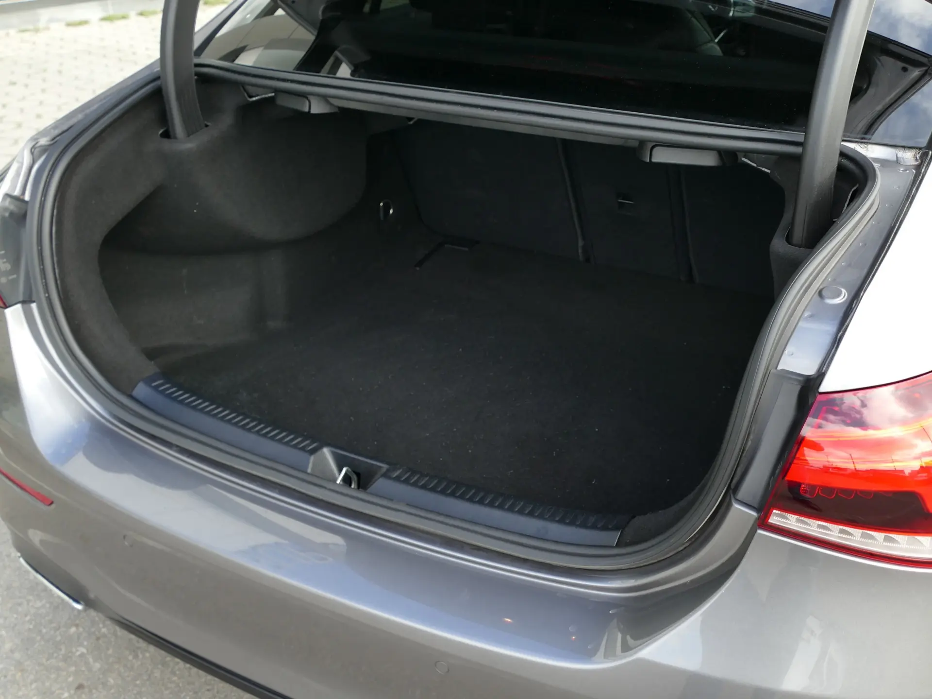 Mercedes-Benz A 180 Limousine d AMG Line Aut. 13