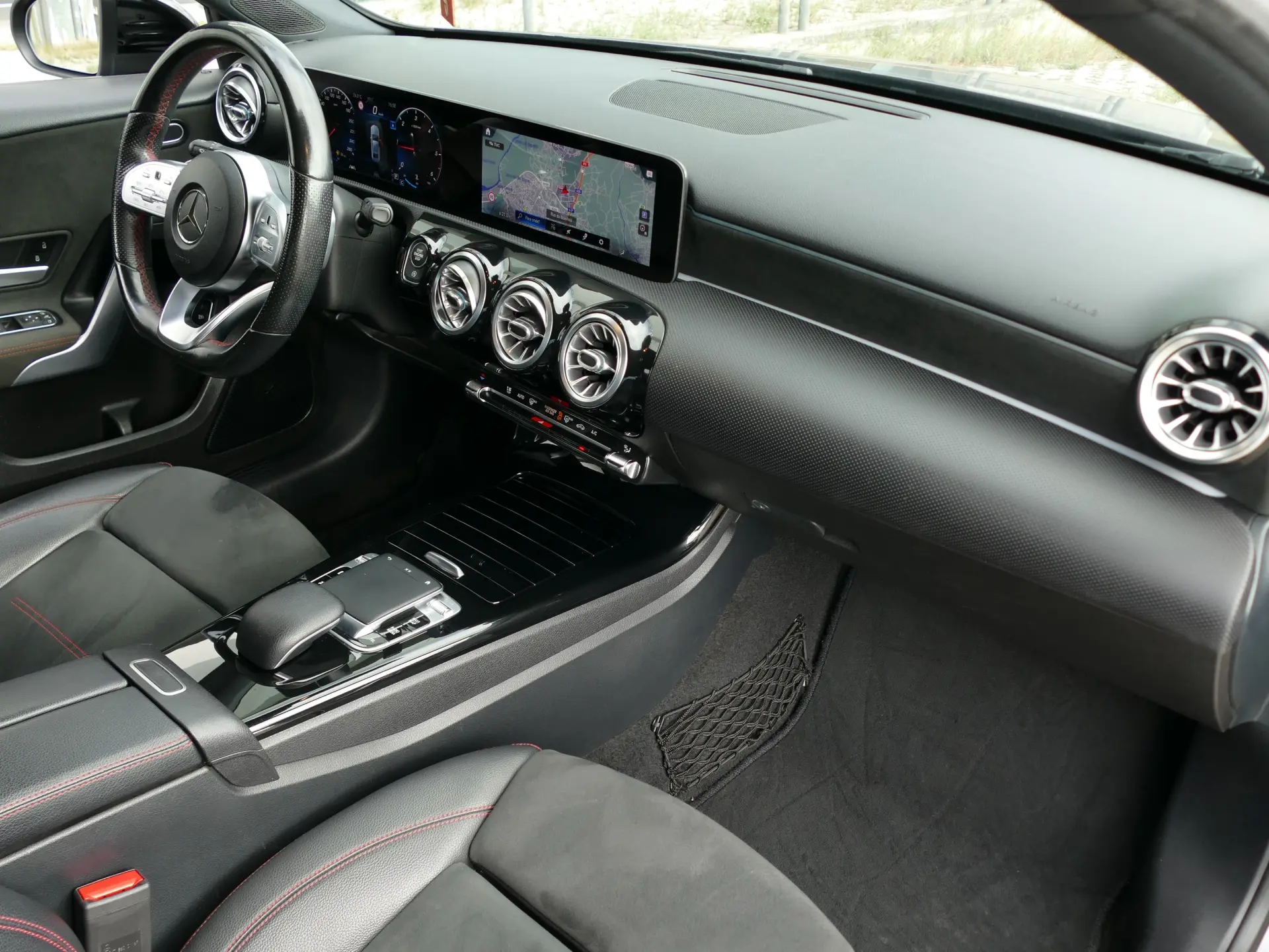 Mercedes-Benz A 180 Limousine d AMG Line Aut. 28