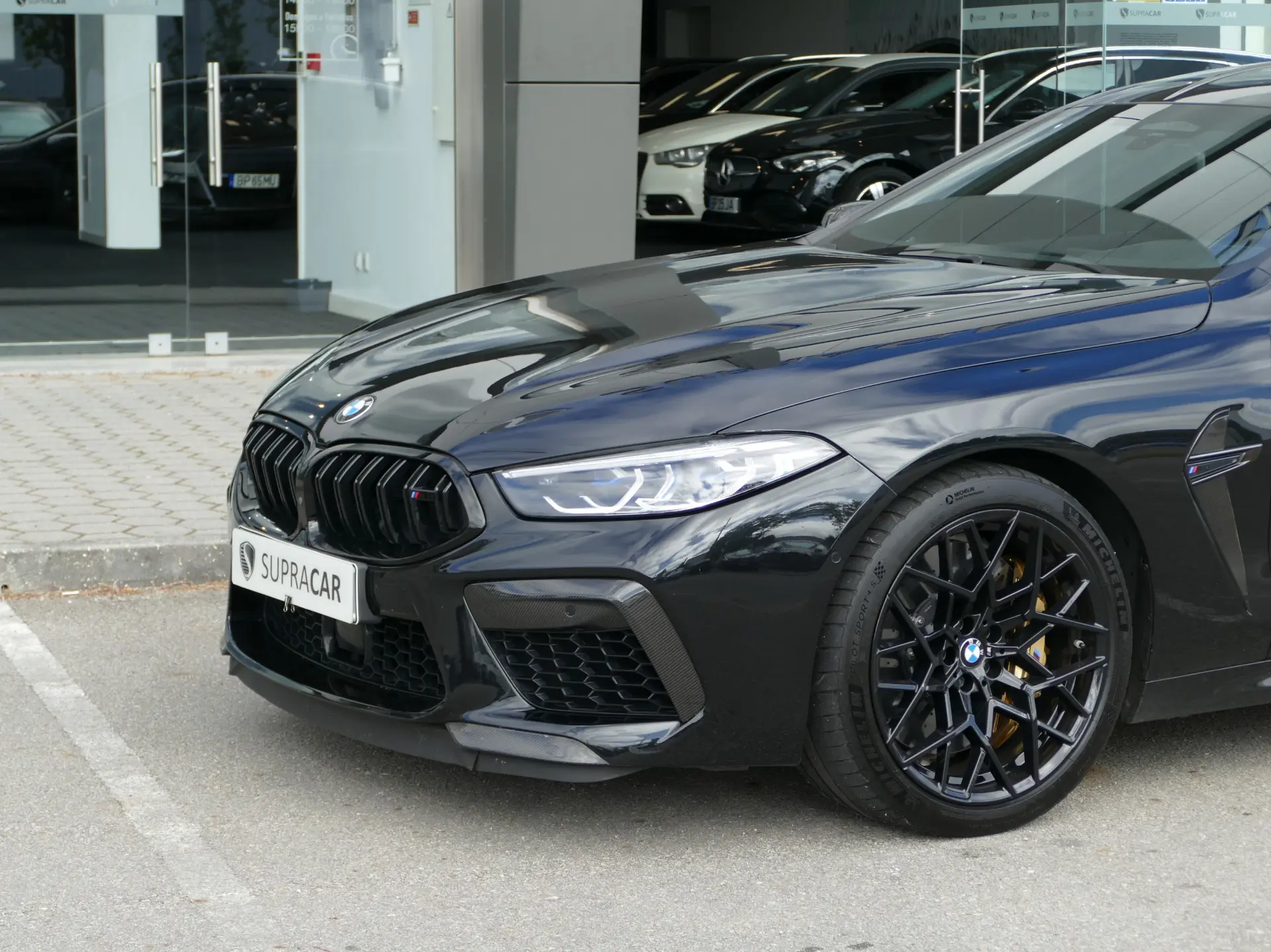 BMW M8 Competition 3