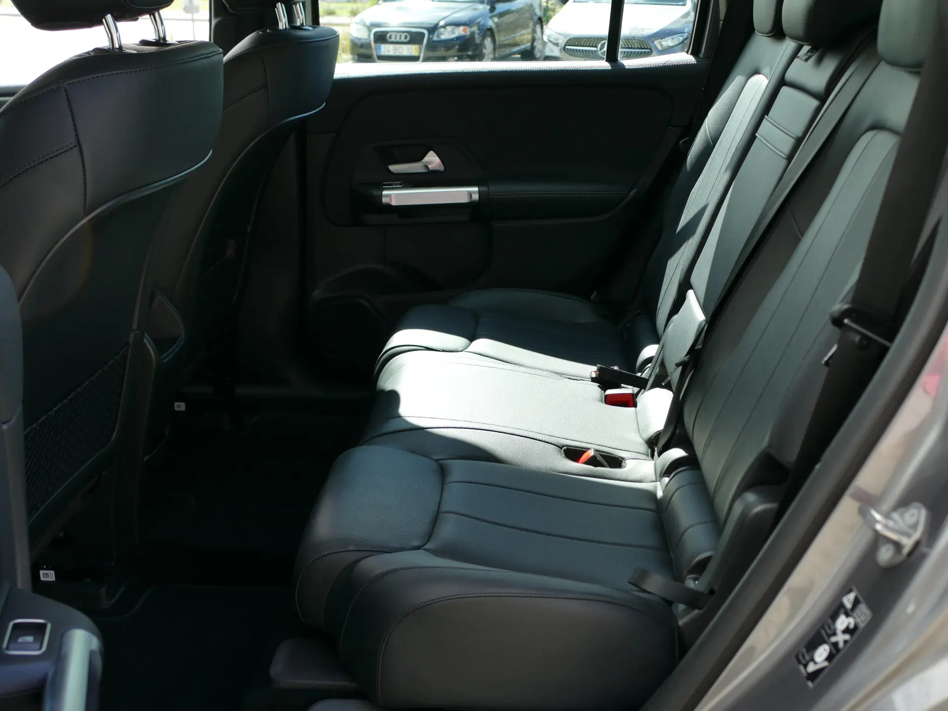 Mercedes-Benz EQB 250 Progressive 31