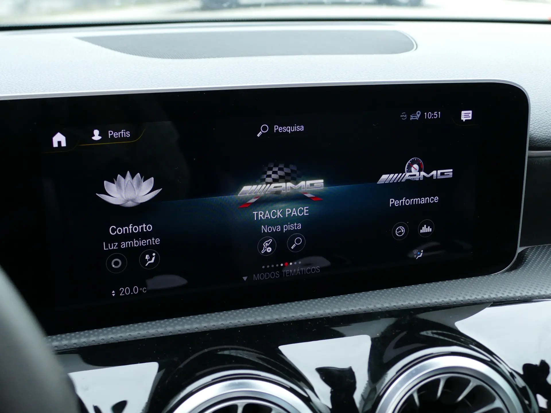 Mercedes-Benz A 35 AMG 4Matic 21