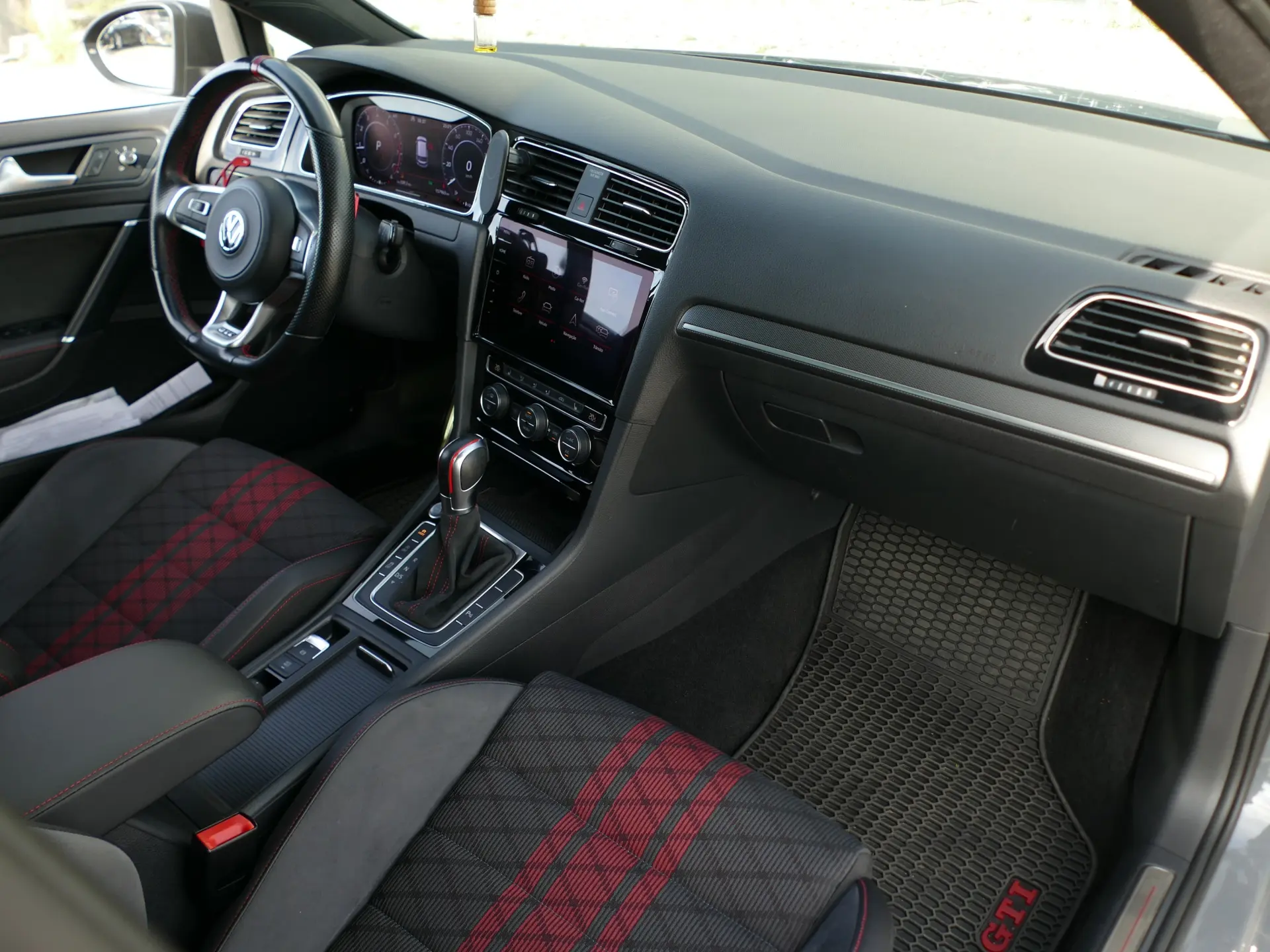 Volkswagen Golf 2.0 TSI GTi TCR DSG 30